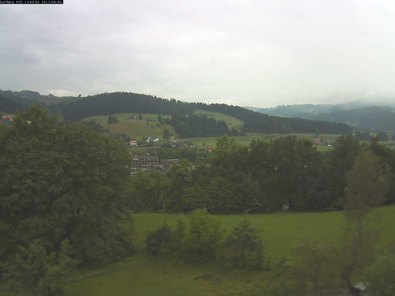 Webcam-Bild: Aussicht vom Dorfberg in Langnau 20120606-140600