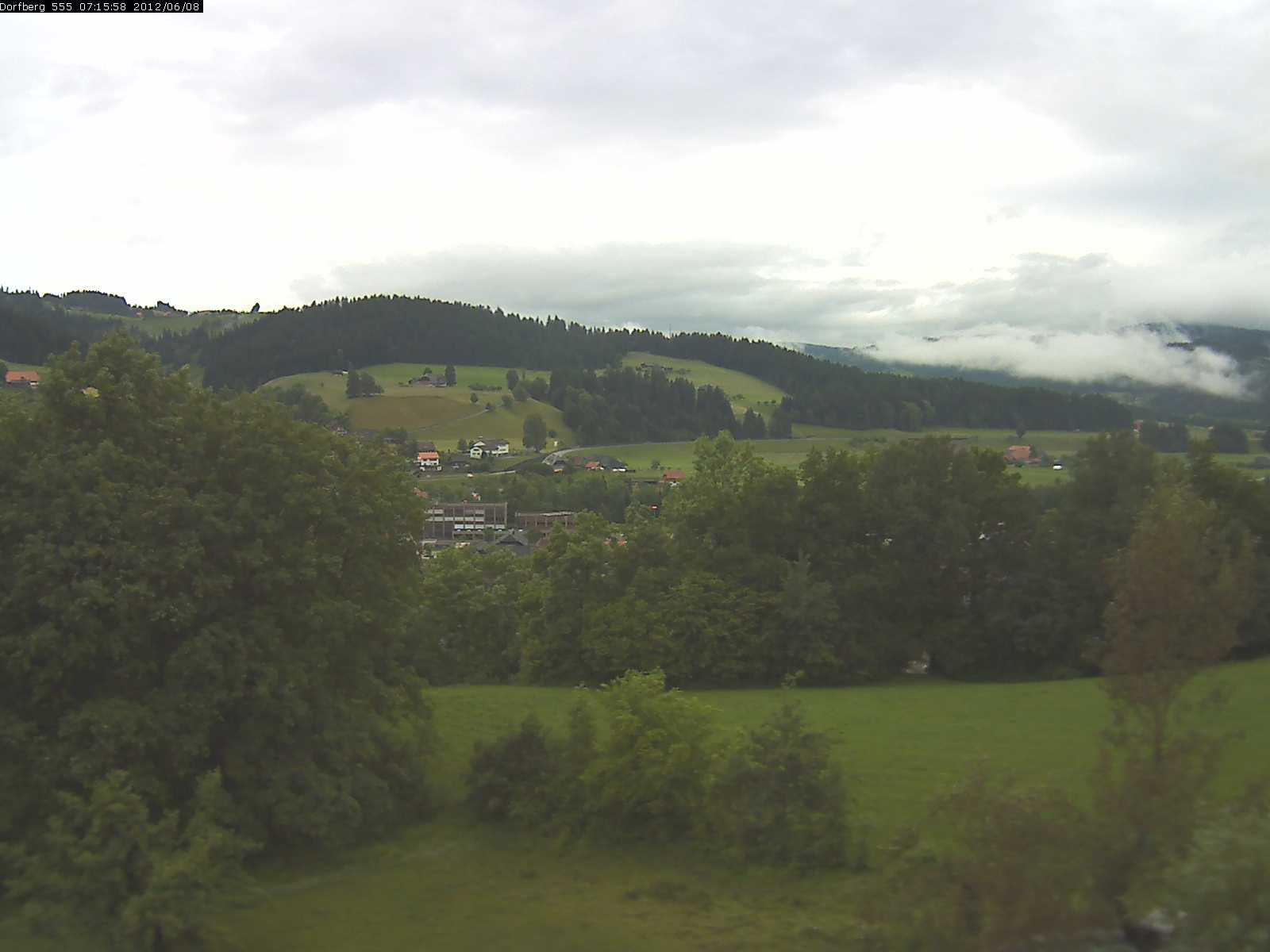 Webcam-Bild: Aussicht vom Dorfberg in Langnau 20120608-071600