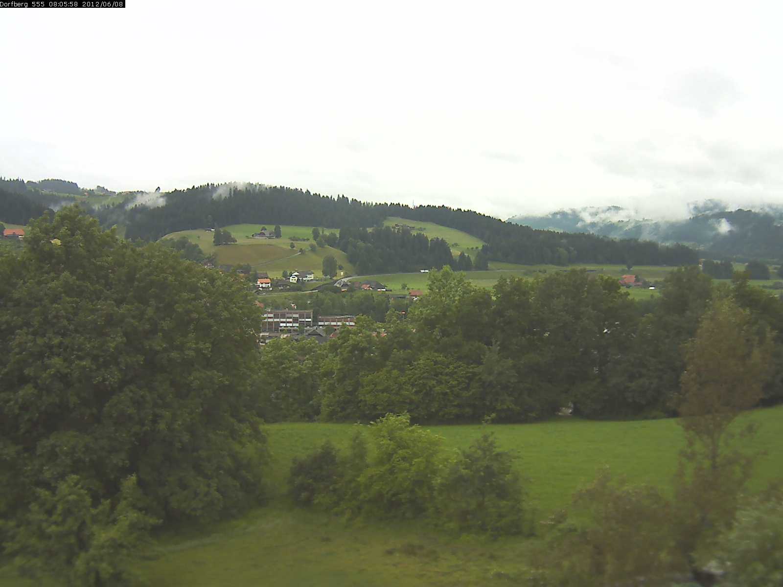 Webcam-Bild: Aussicht vom Dorfberg in Langnau 20120608-080600