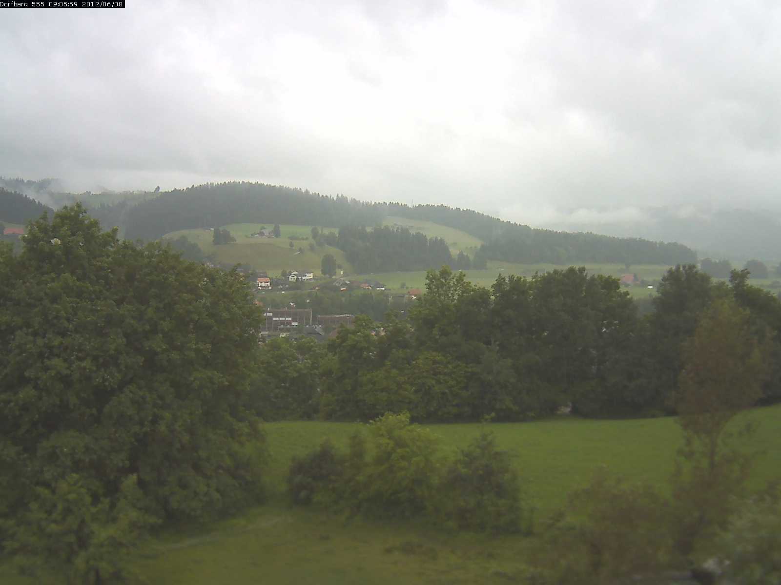 Webcam-Bild: Aussicht vom Dorfberg in Langnau 20120608-090600