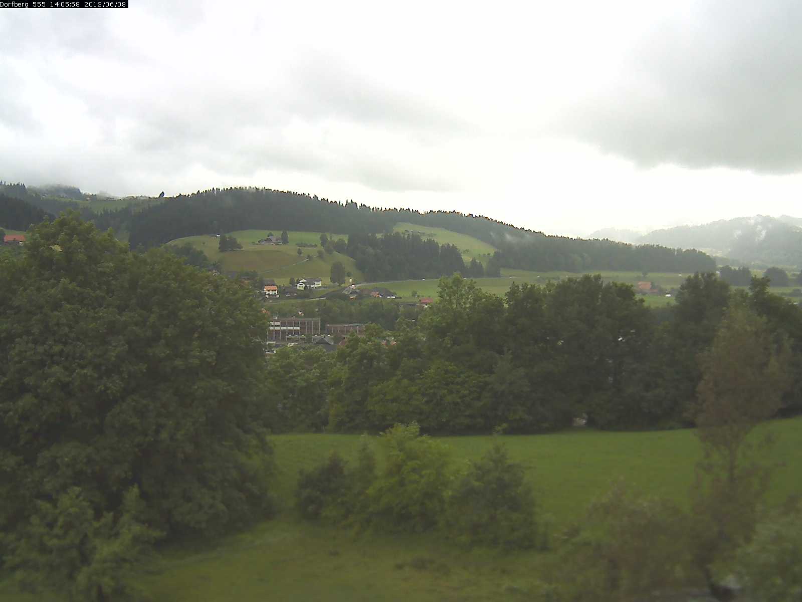 Webcam-Bild: Aussicht vom Dorfberg in Langnau 20120608-140600