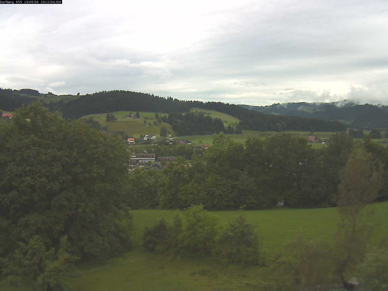 Webcam-Bild: Aussicht vom Dorfberg in Langnau 20120608-180600