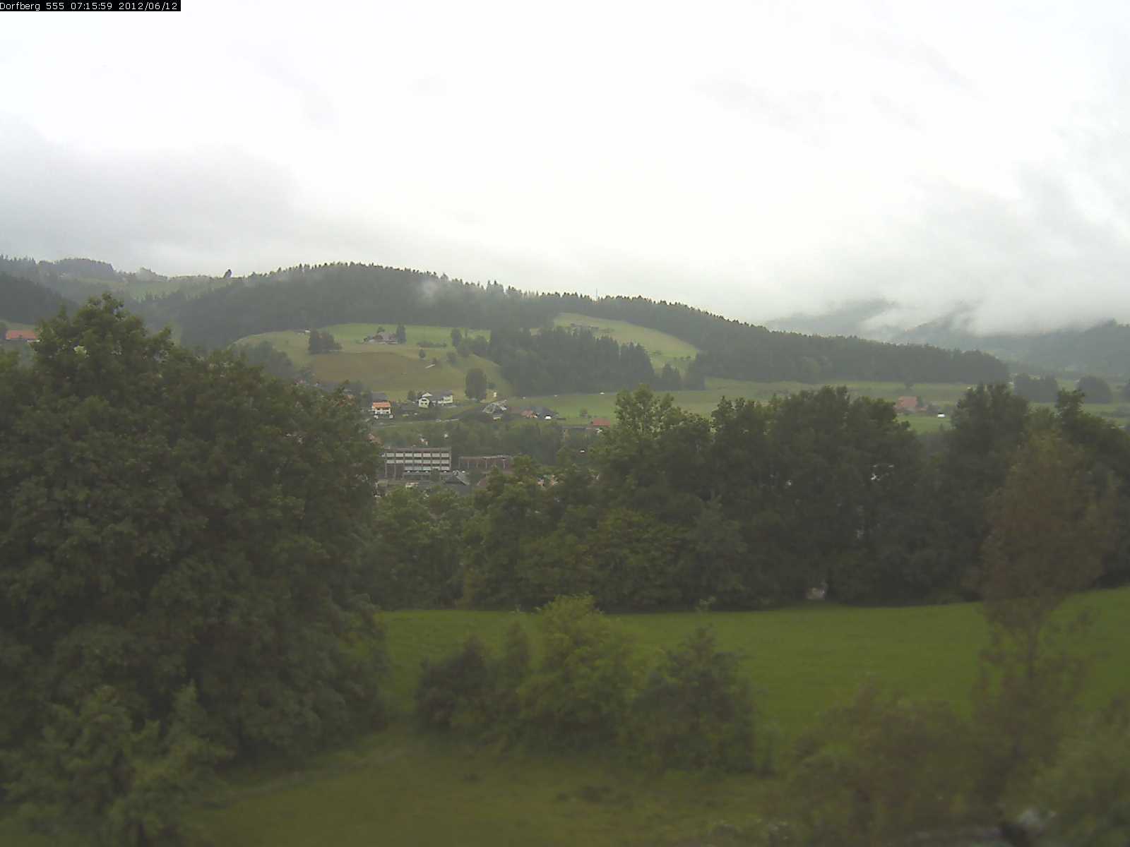 Webcam-Bild: Aussicht vom Dorfberg in Langnau 20120612-071600