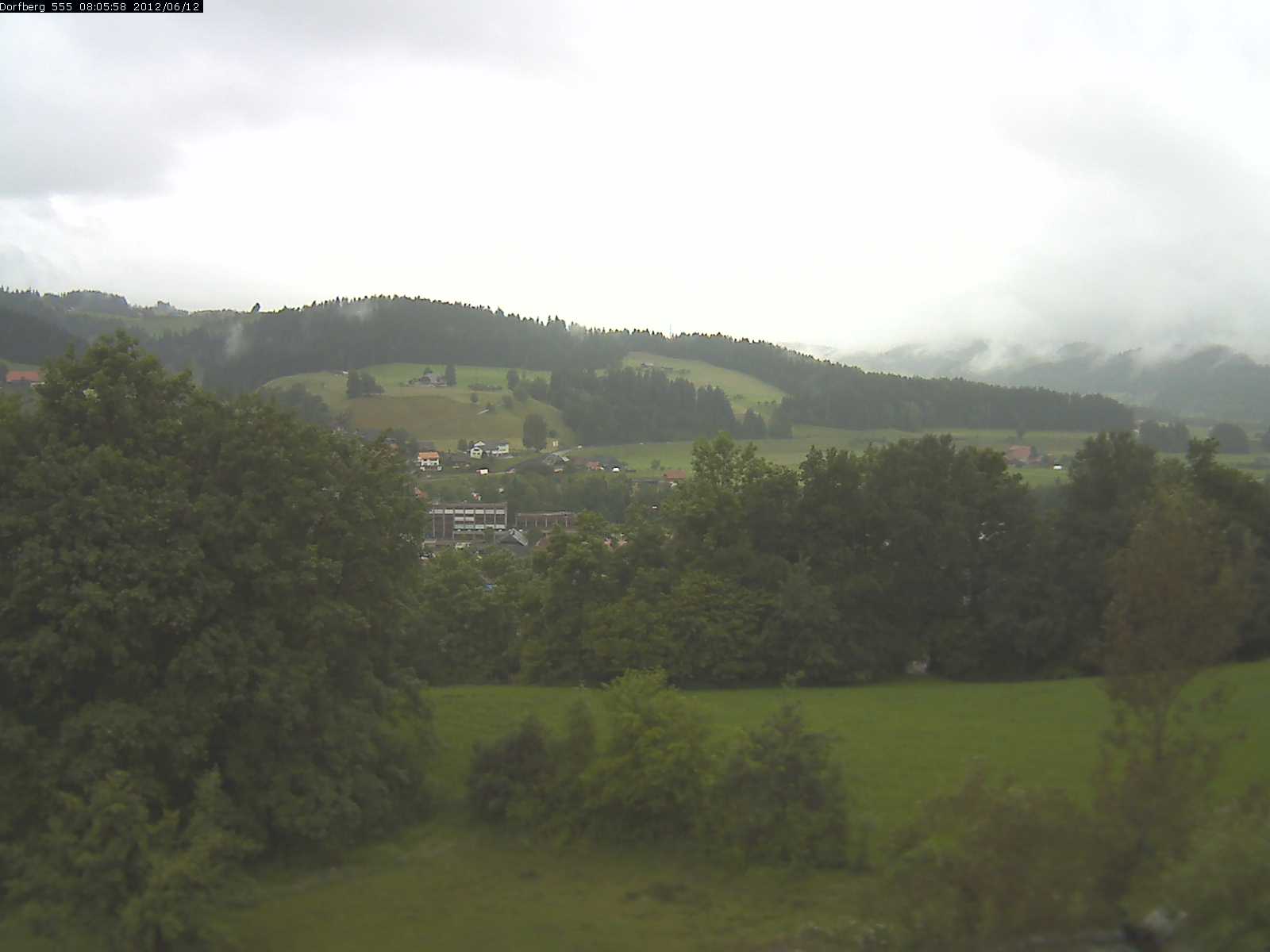 Webcam-Bild: Aussicht vom Dorfberg in Langnau 20120612-080600