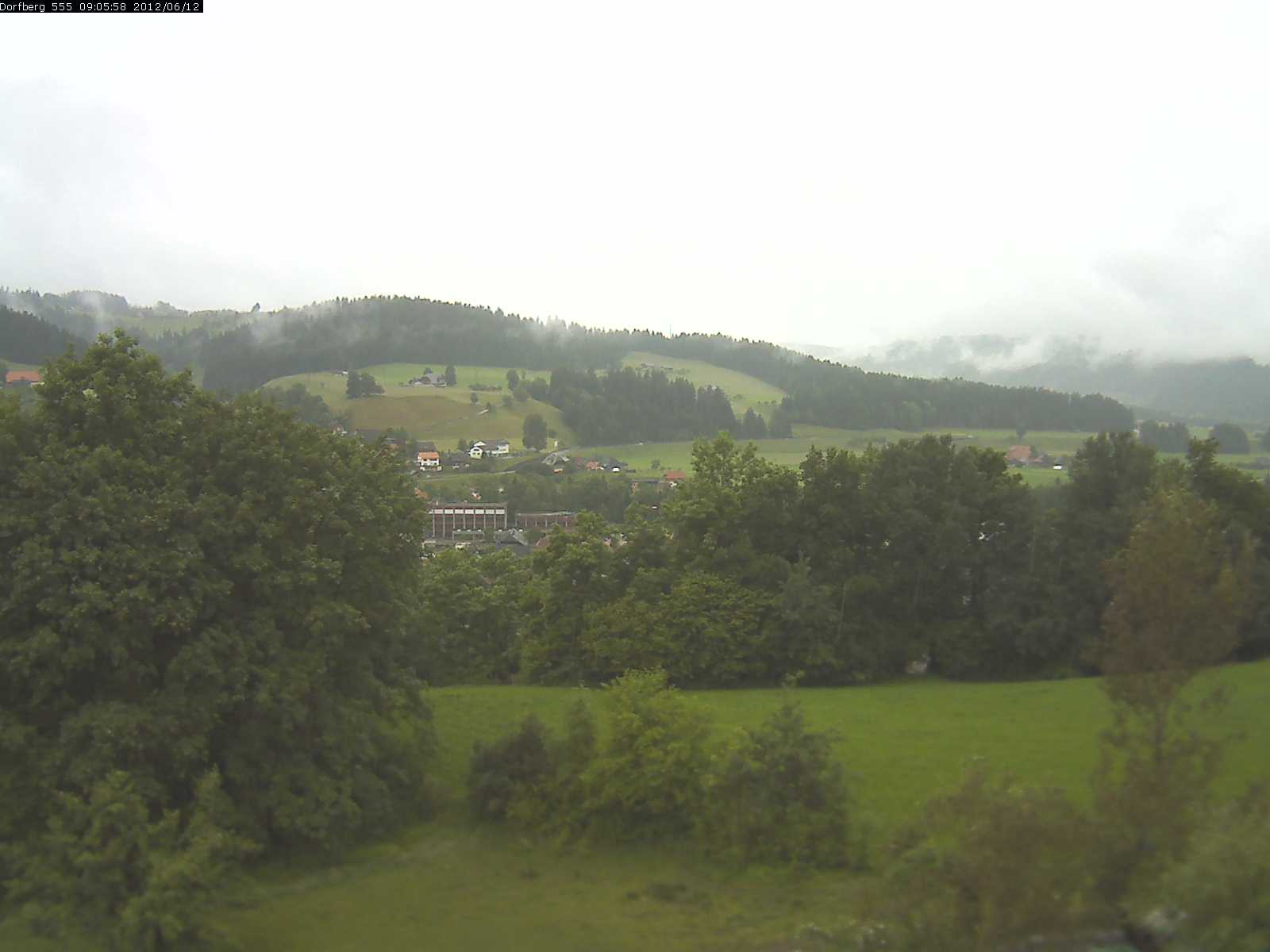 Webcam-Bild: Aussicht vom Dorfberg in Langnau 20120612-090600