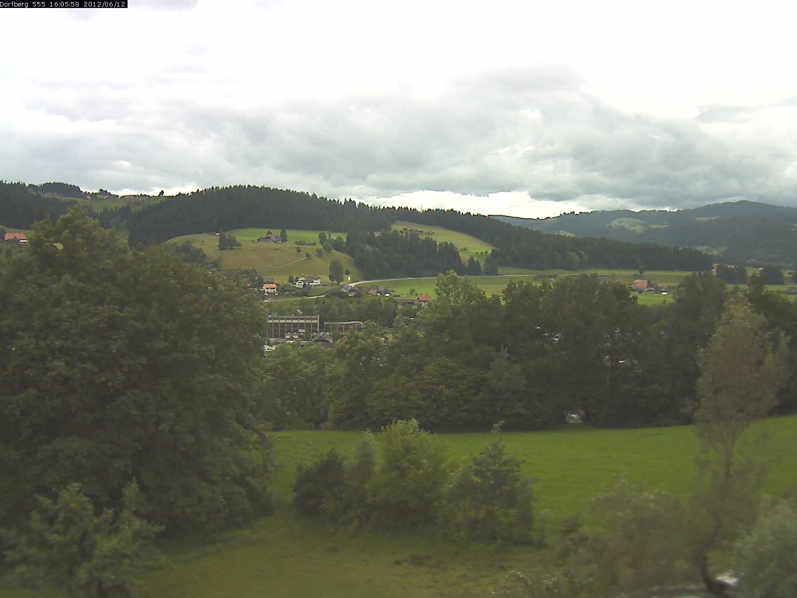 Webcam-Bild: Aussicht vom Dorfberg in Langnau 20120612-160600