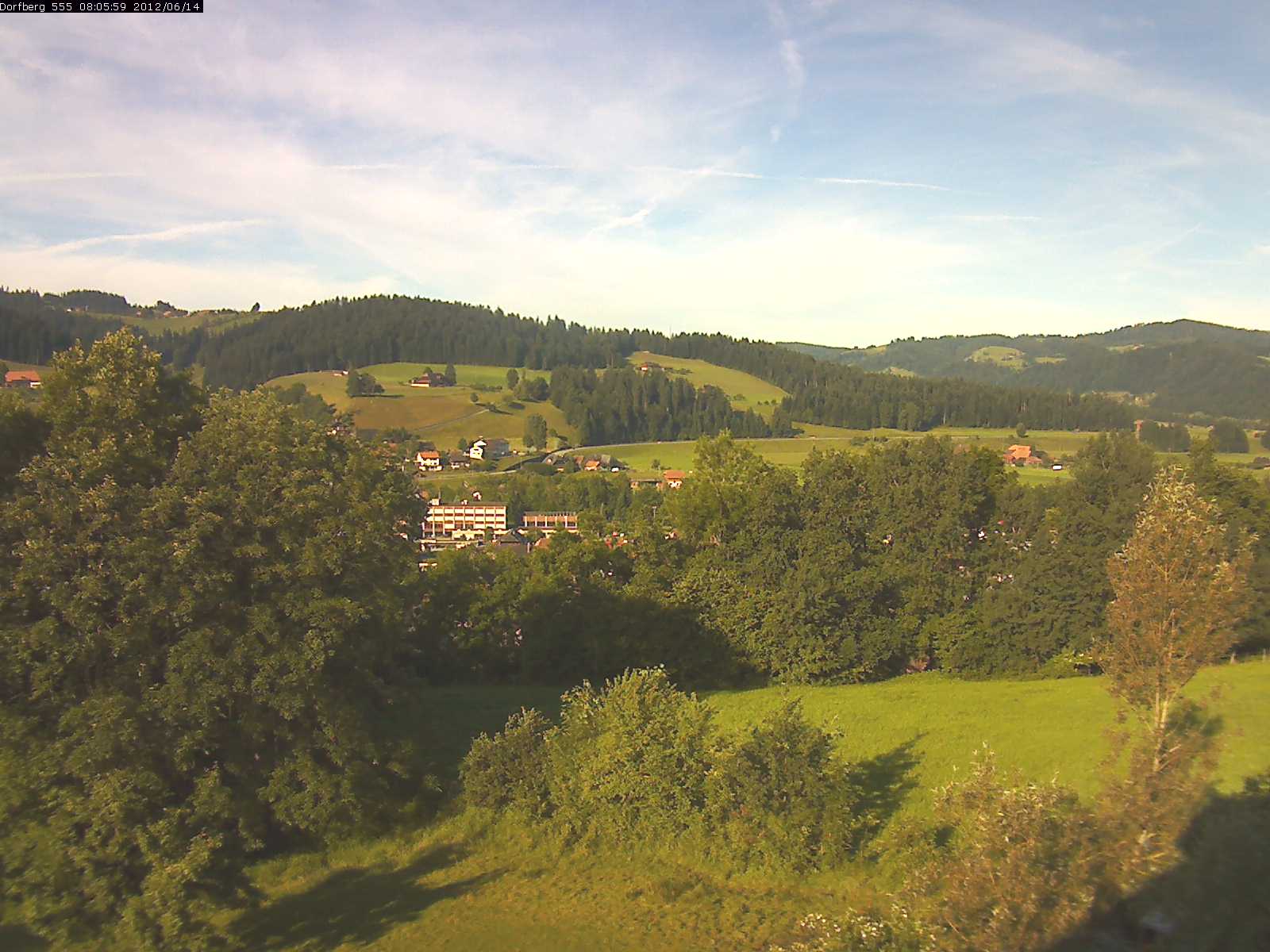 Webcam-Bild: Aussicht vom Dorfberg in Langnau 20120614-080600