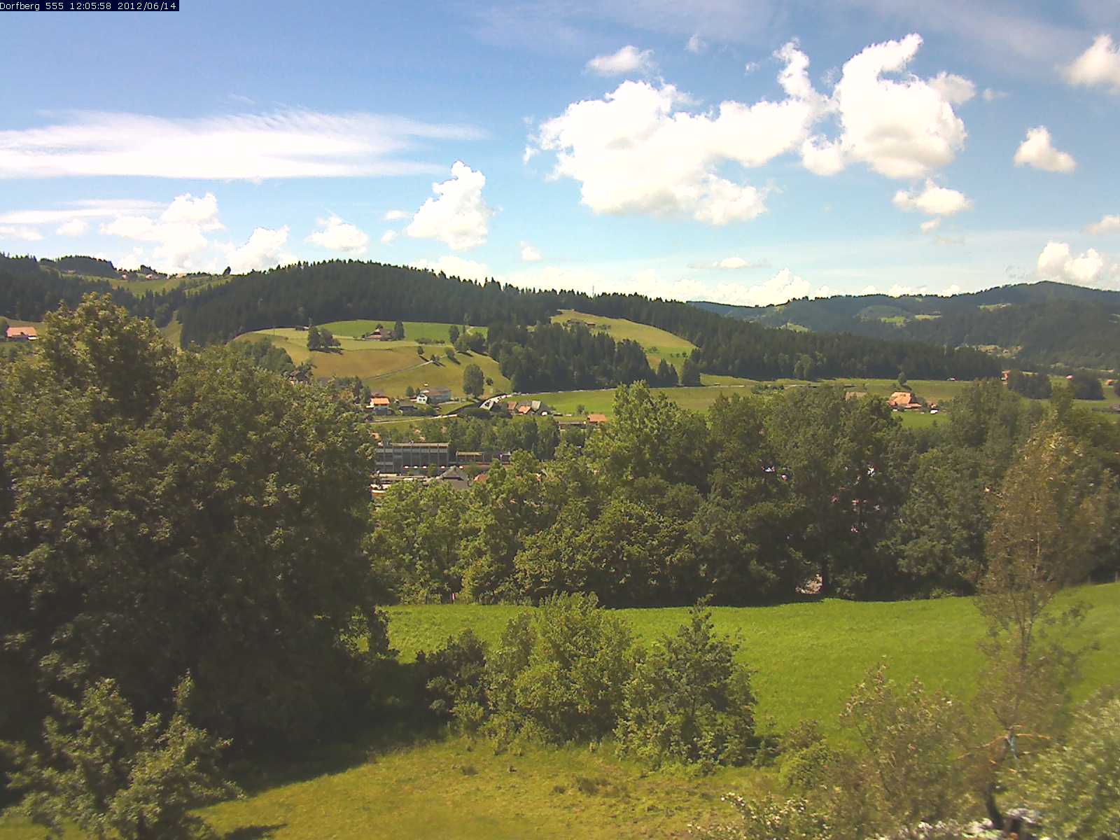 Webcam-Bild: Aussicht vom Dorfberg in Langnau 20120614-120600