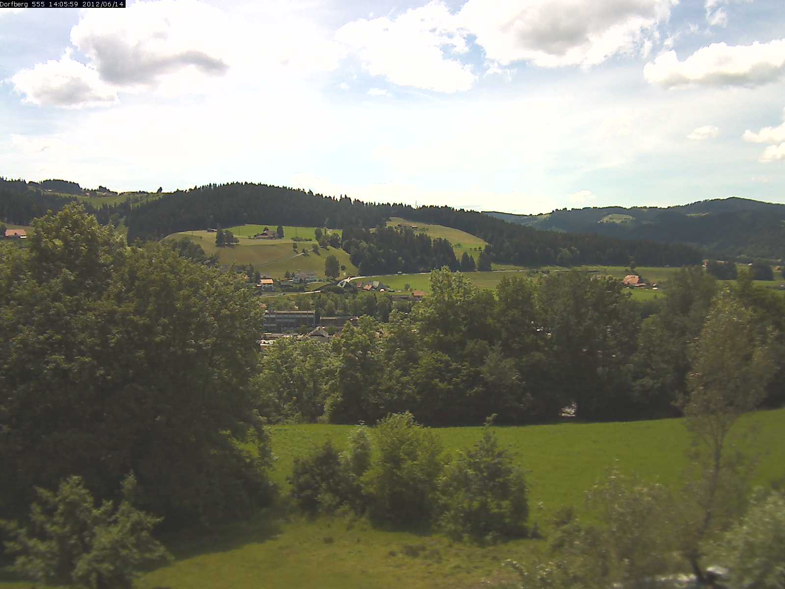 Webcam-Bild: Aussicht vom Dorfberg in Langnau 20120614-140600