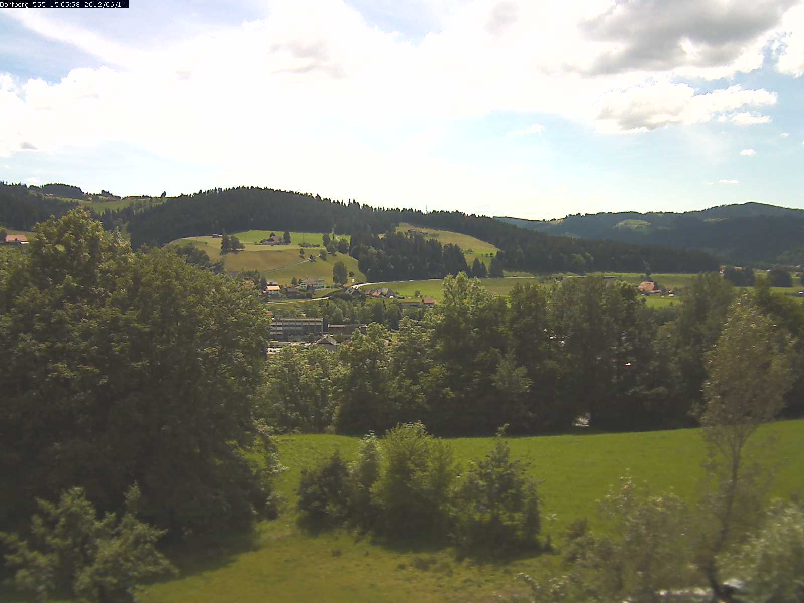 Webcam-Bild: Aussicht vom Dorfberg in Langnau 20120614-150600