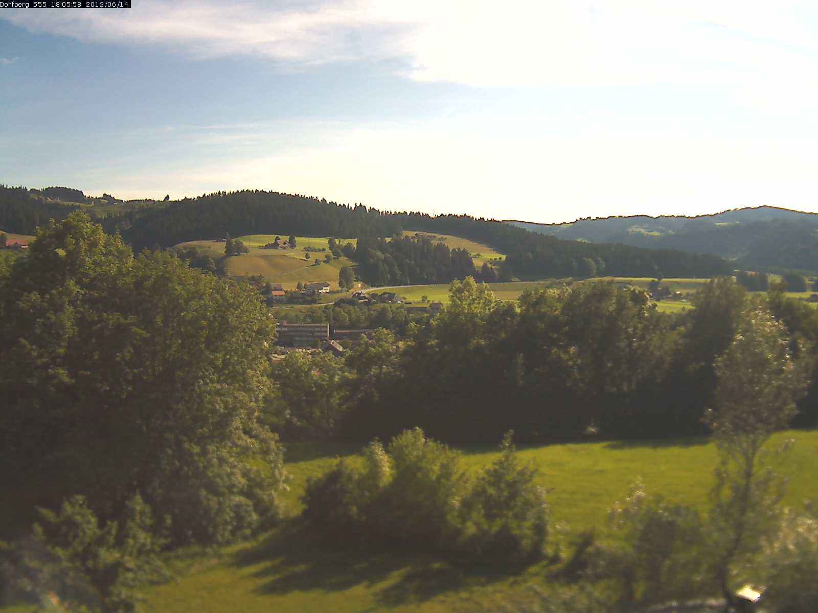 Webcam-Bild: Aussicht vom Dorfberg in Langnau 20120614-180600