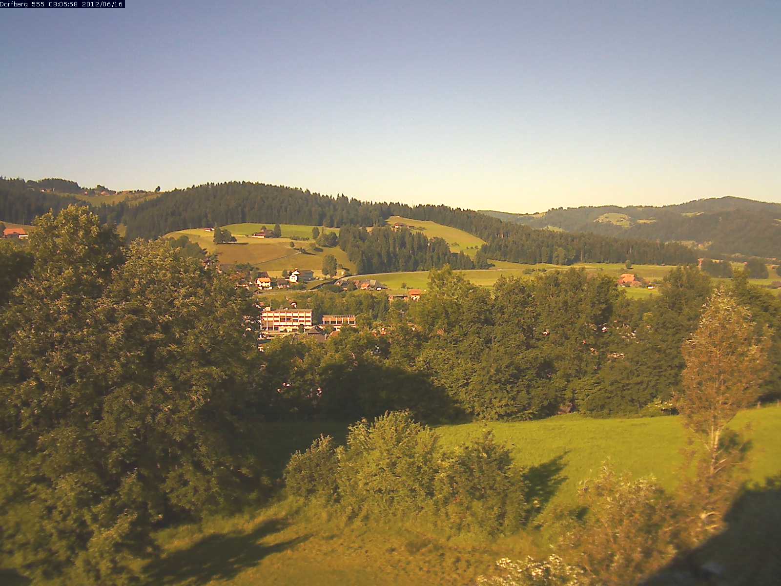 Webcam-Bild: Aussicht vom Dorfberg in Langnau 20120616-080600