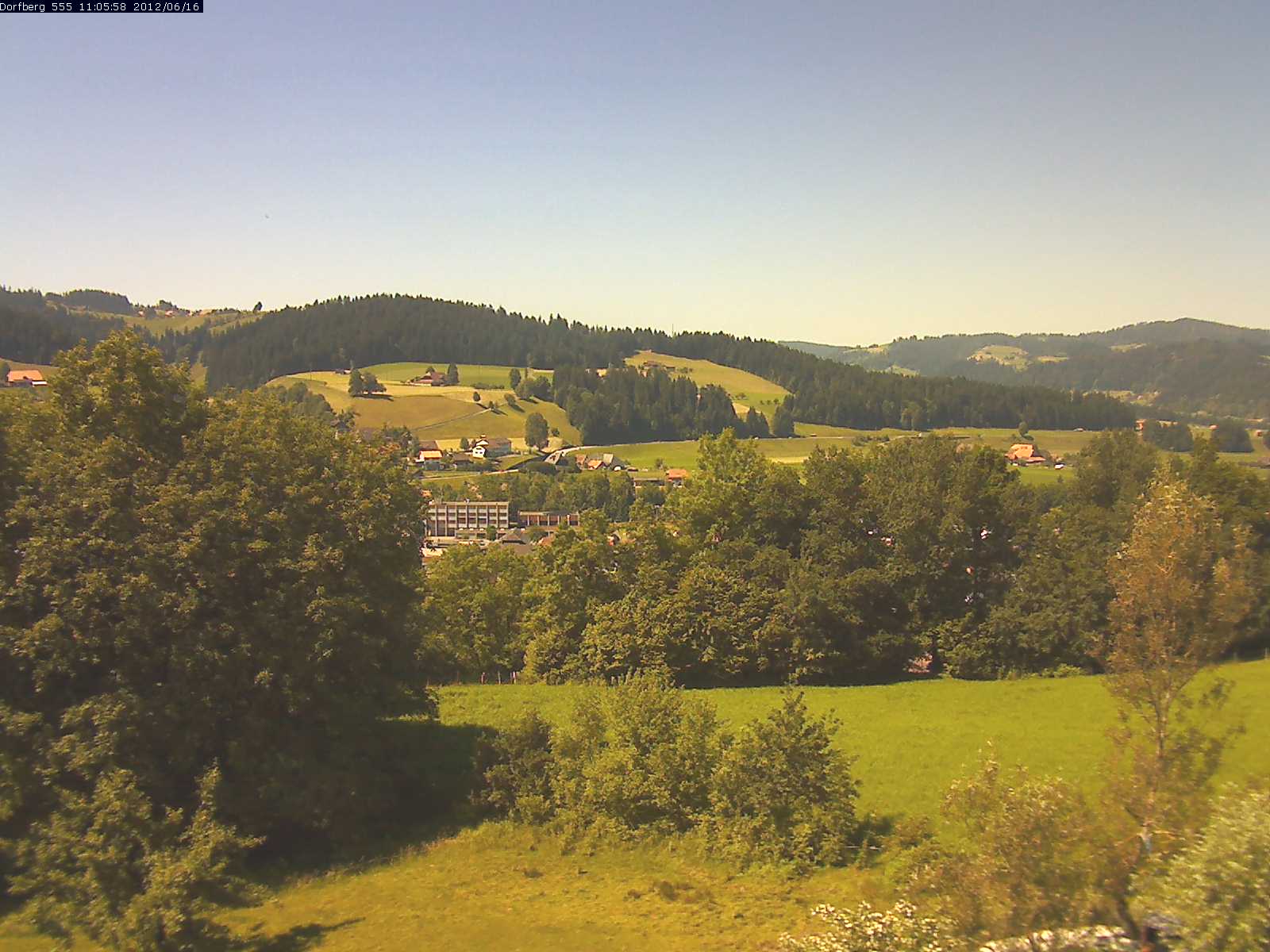 Webcam-Bild: Aussicht vom Dorfberg in Langnau 20120616-110600