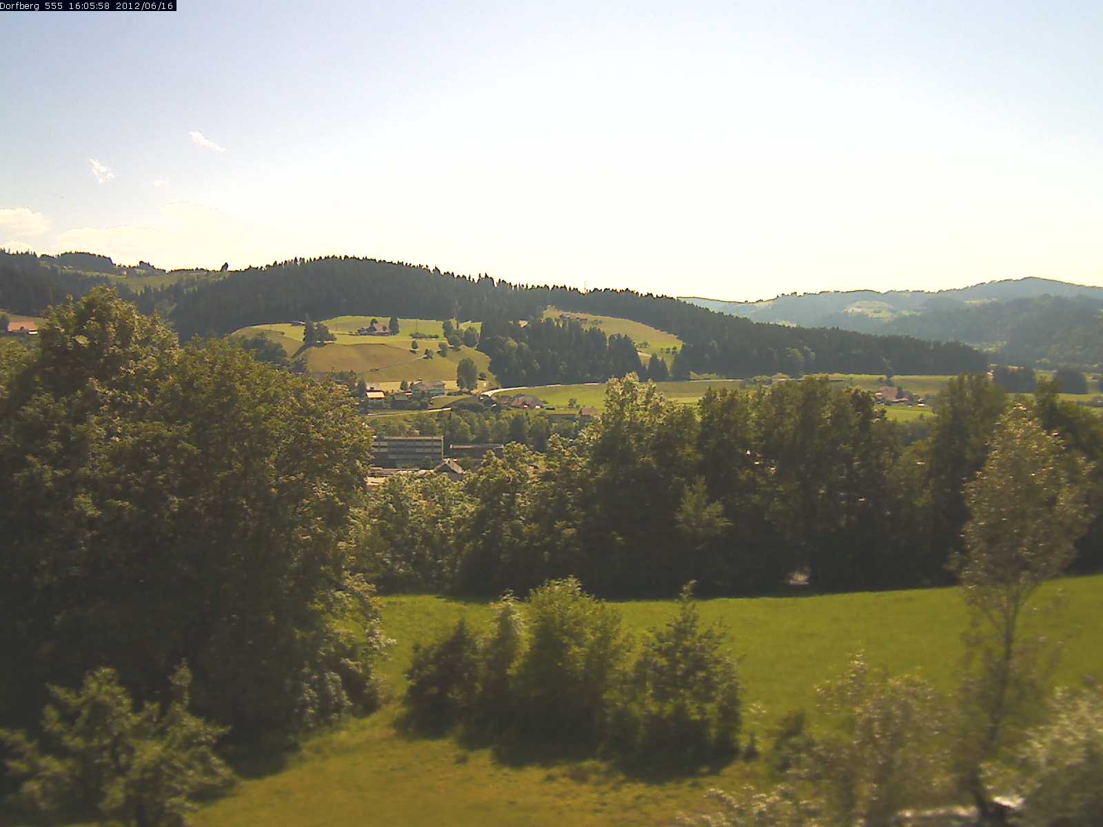 Webcam-Bild: Aussicht vom Dorfberg in Langnau 20120616-160600