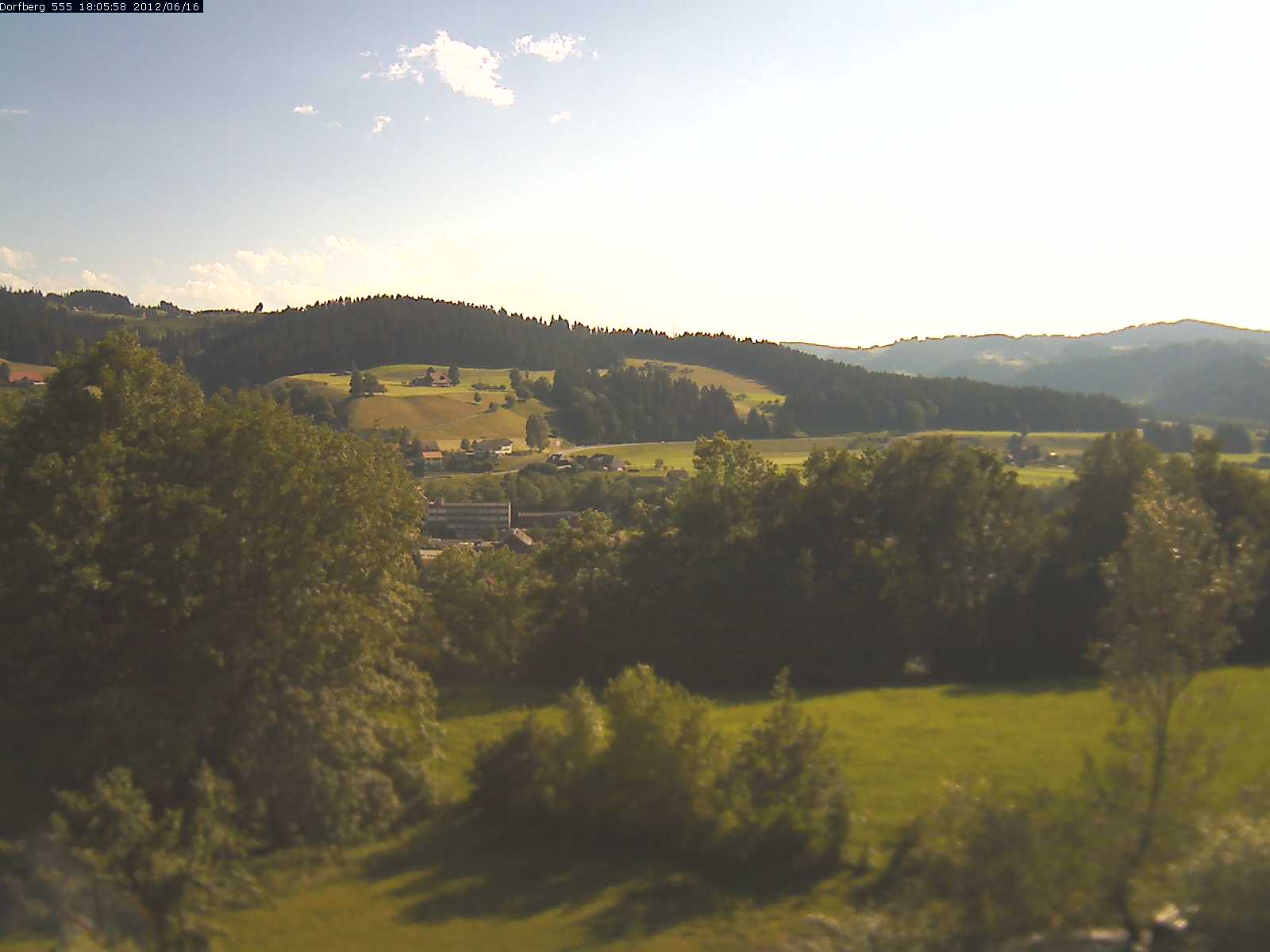 Webcam-Bild: Aussicht vom Dorfberg in Langnau 20120616-180600