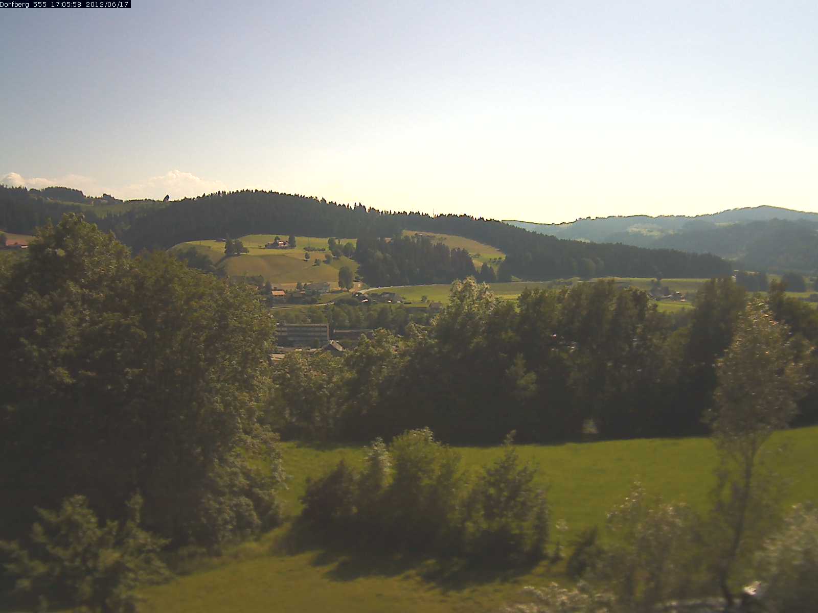 Webcam-Bild: Aussicht vom Dorfberg in Langnau 20120617-170600