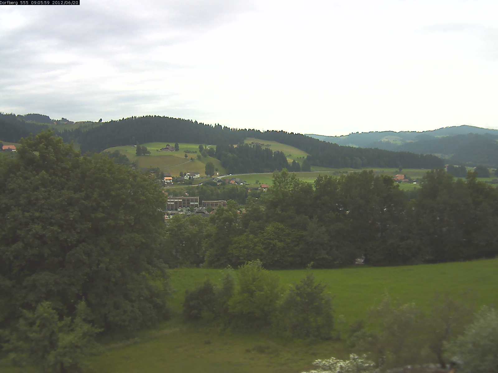 Webcam-Bild: Aussicht vom Dorfberg in Langnau 20120620-090600
