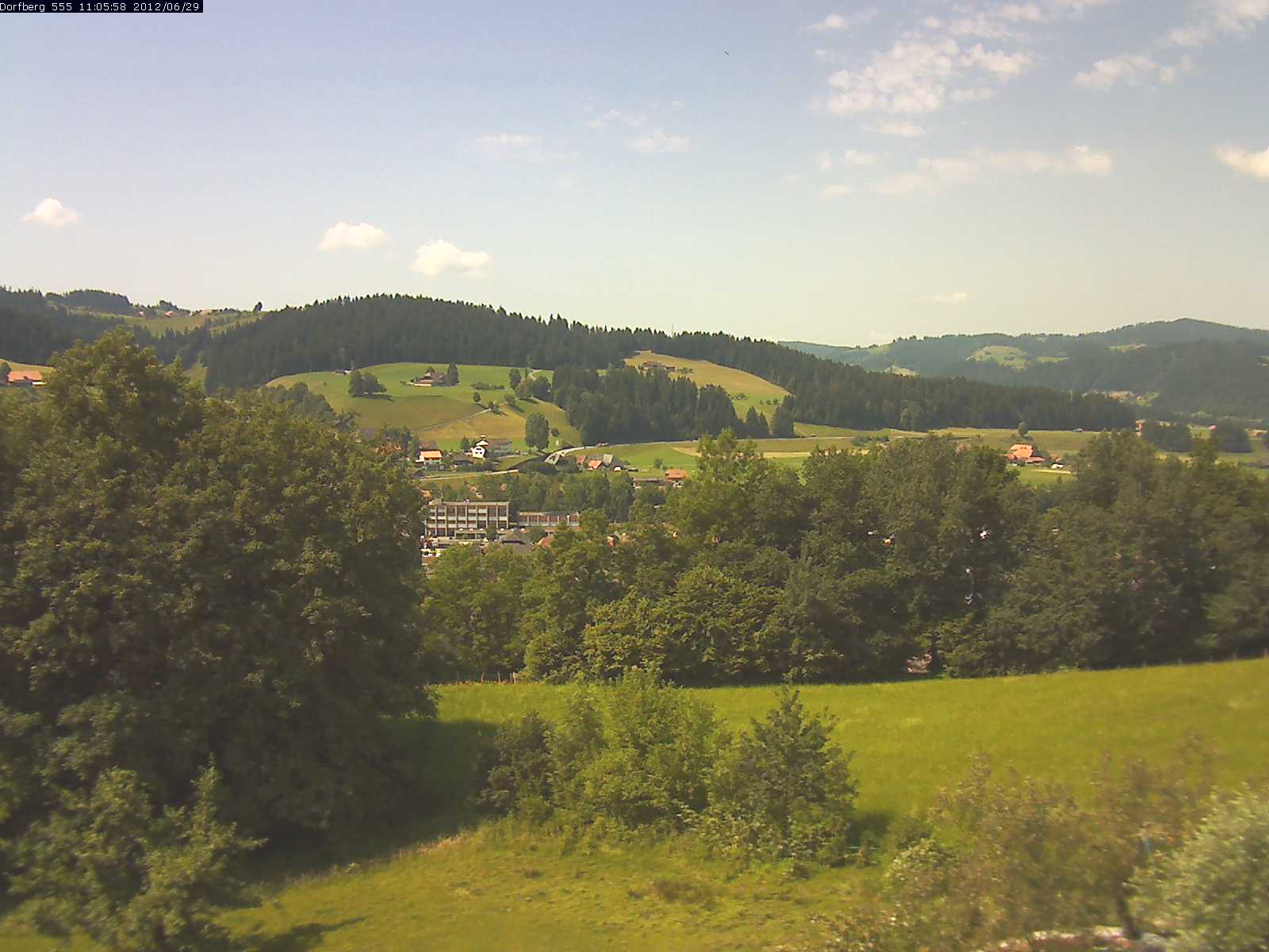 Webcam-Bild: Aussicht vom Dorfberg in Langnau 20120629-110600