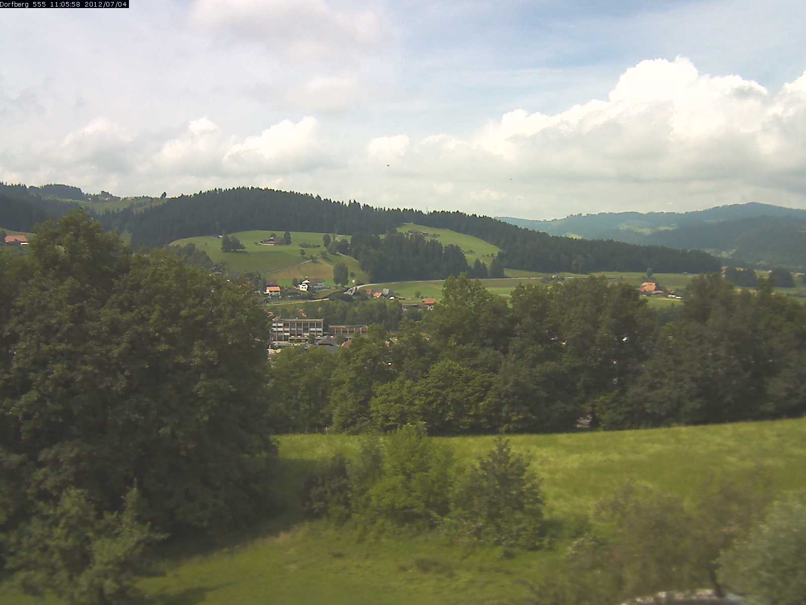 Webcam-Bild: Aussicht vom Dorfberg in Langnau 20120704-110600