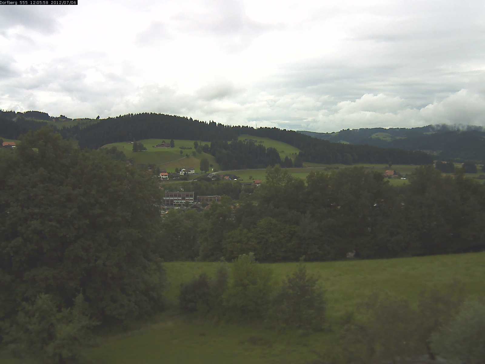 Webcam-Bild: Aussicht vom Dorfberg in Langnau 20120706-120600