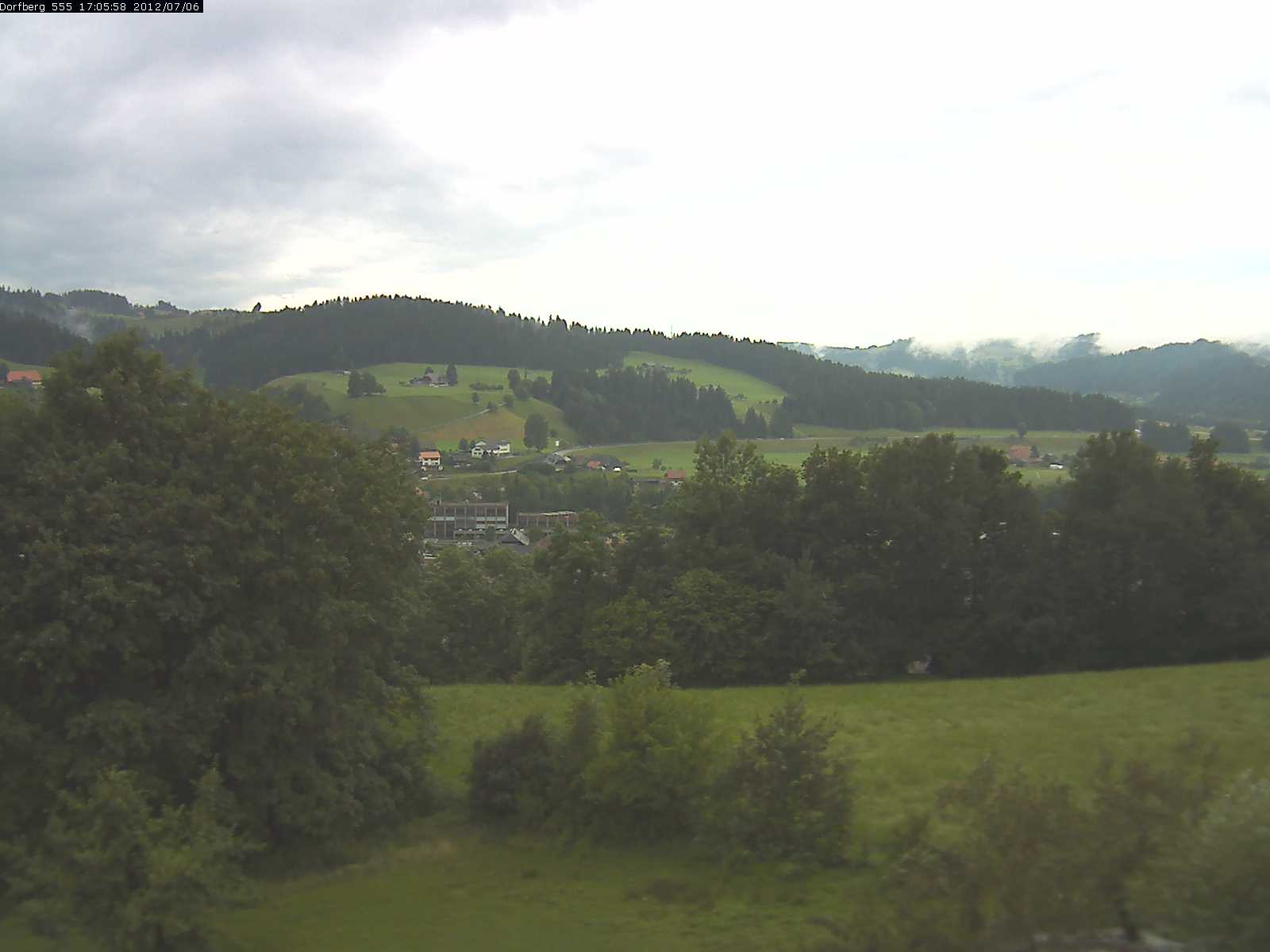 Webcam-Bild: Aussicht vom Dorfberg in Langnau 20120706-170600