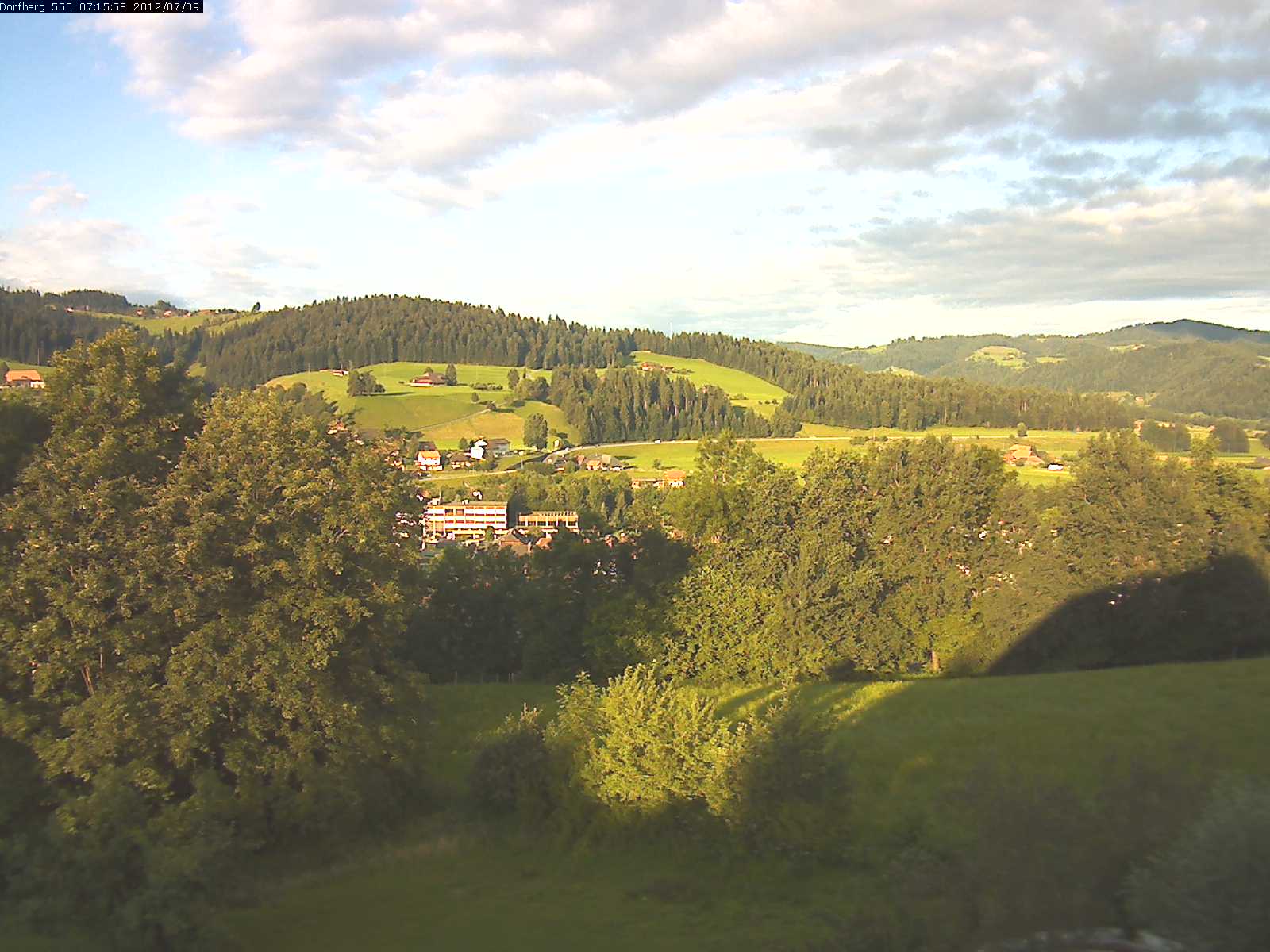 Webcam-Bild: Aussicht vom Dorfberg in Langnau 20120709-071600