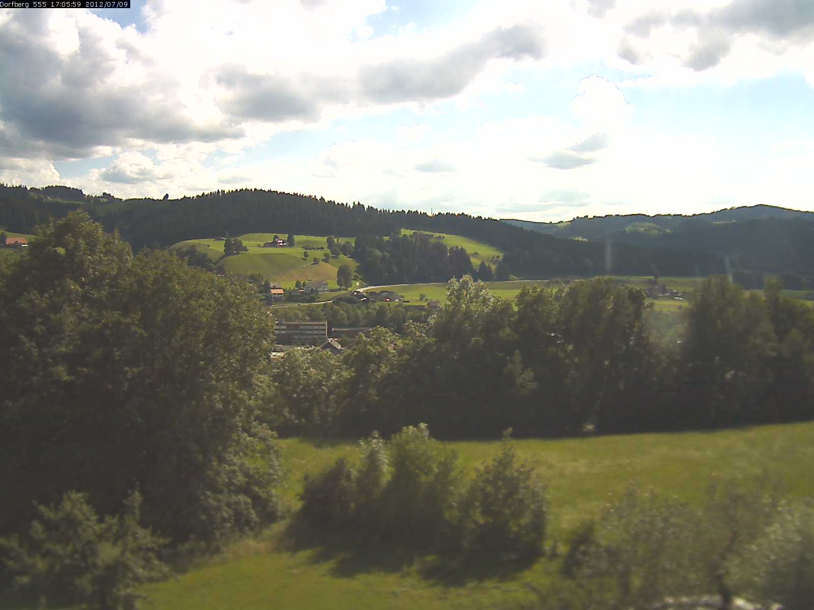 Webcam-Bild: Aussicht vom Dorfberg in Langnau 20120709-170600