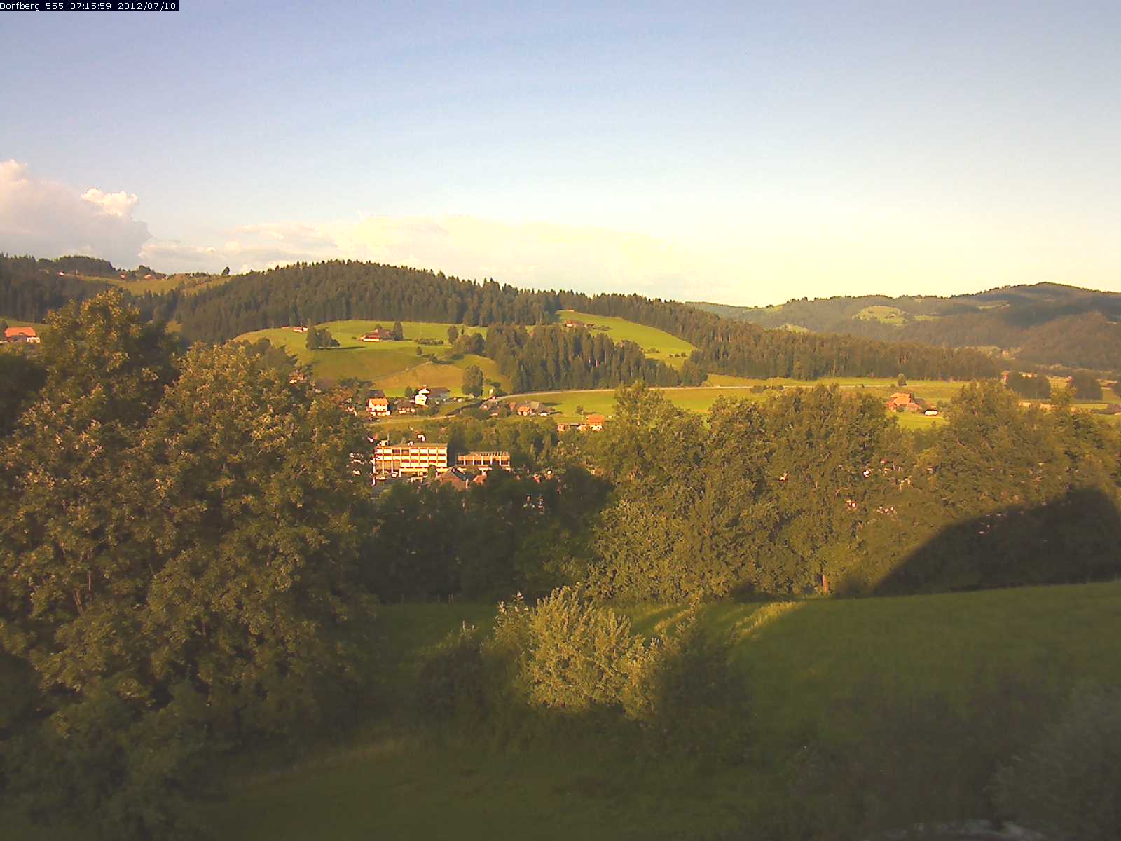 Webcam-Bild: Aussicht vom Dorfberg in Langnau 20120710-071600