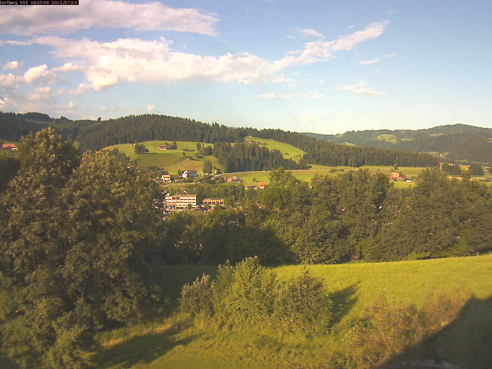 Webcam-Bild: Aussicht vom Dorfberg in Langnau 20120710-080600
