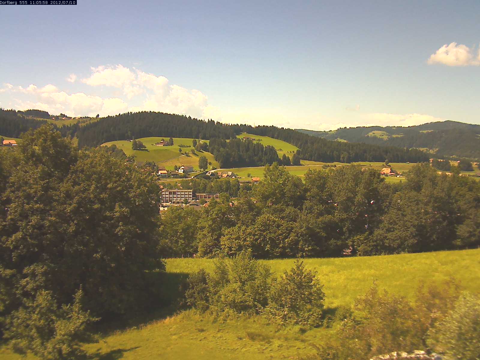 Webcam-Bild: Aussicht vom Dorfberg in Langnau 20120710-110600
