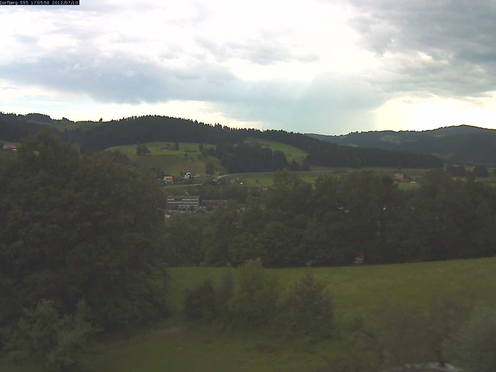 Webcam-Bild: Aussicht vom Dorfberg in Langnau 20120710-170600