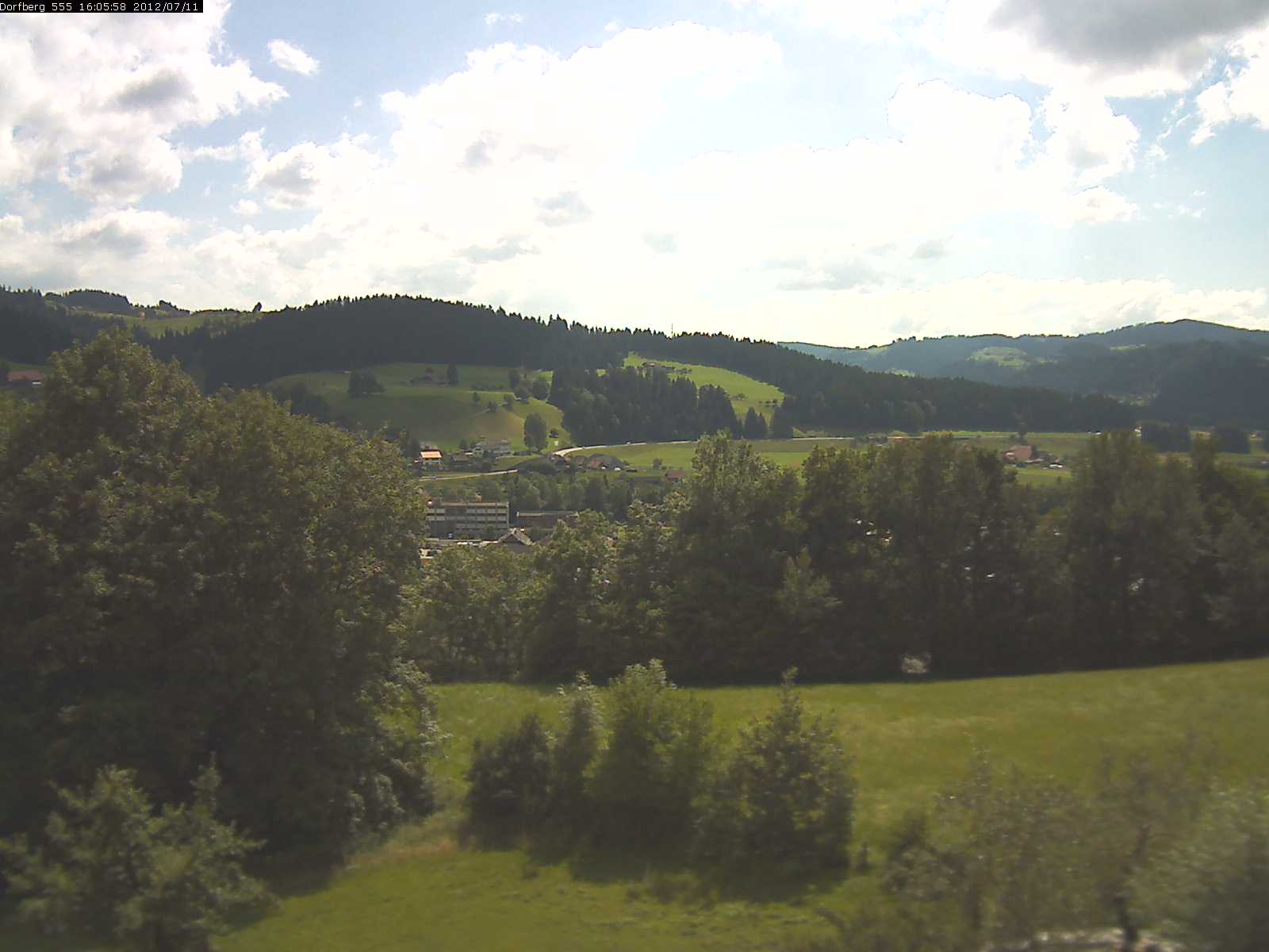 Webcam-Bild: Aussicht vom Dorfberg in Langnau 20120711-160600