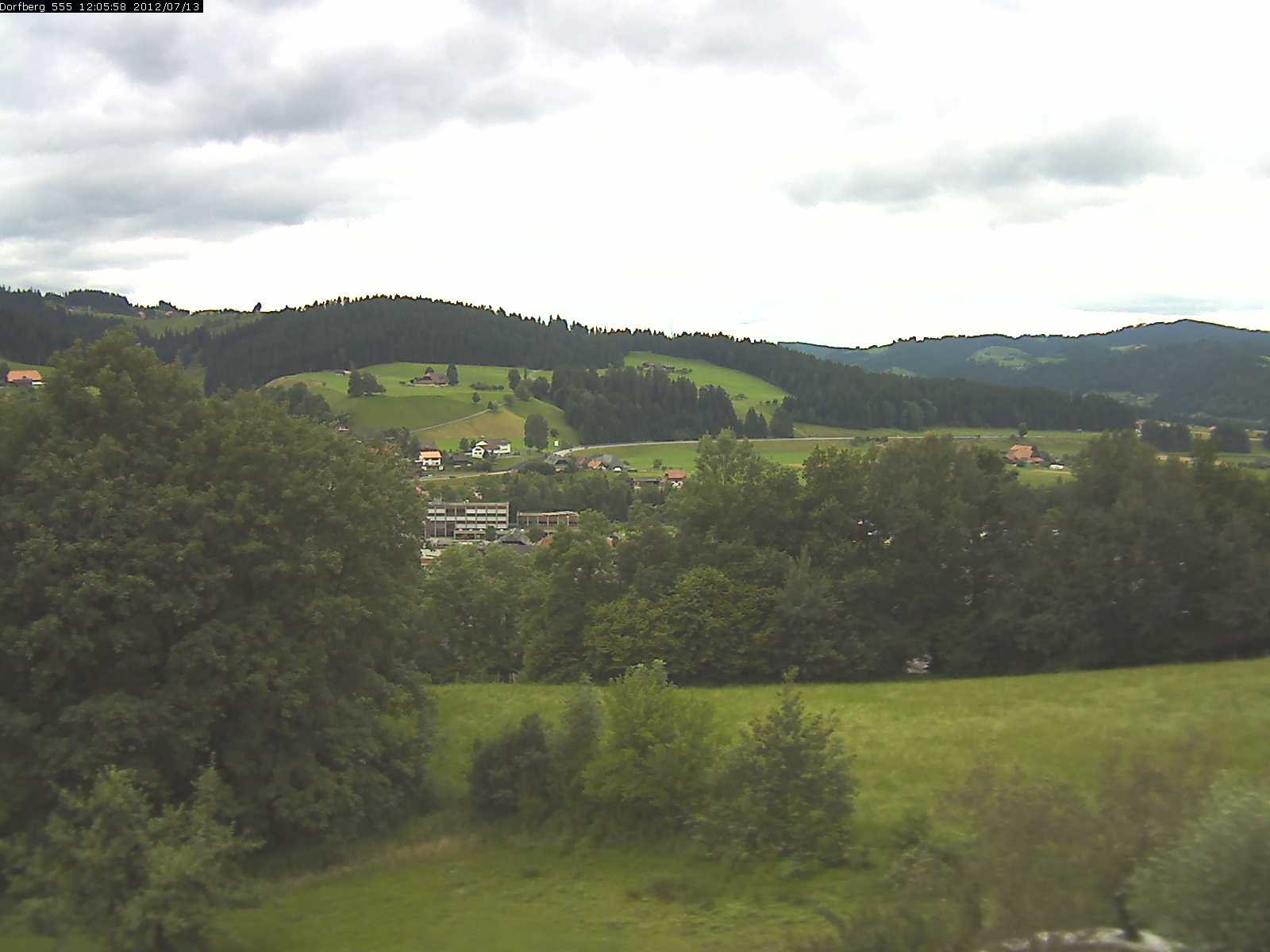 Webcam-Bild: Aussicht vom Dorfberg in Langnau 20120713-120600
