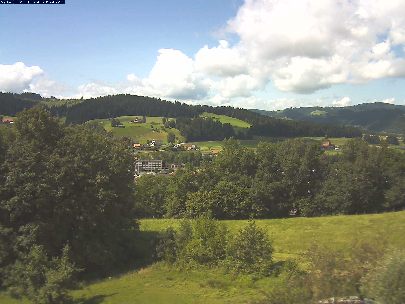 Webcam-Bild: Aussicht vom Dorfberg in Langnau 20120716-110600