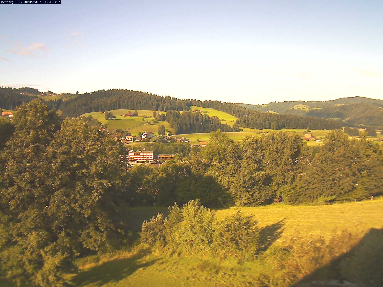 Webcam-Bild: Aussicht vom Dorfberg in Langnau 20120717-080600