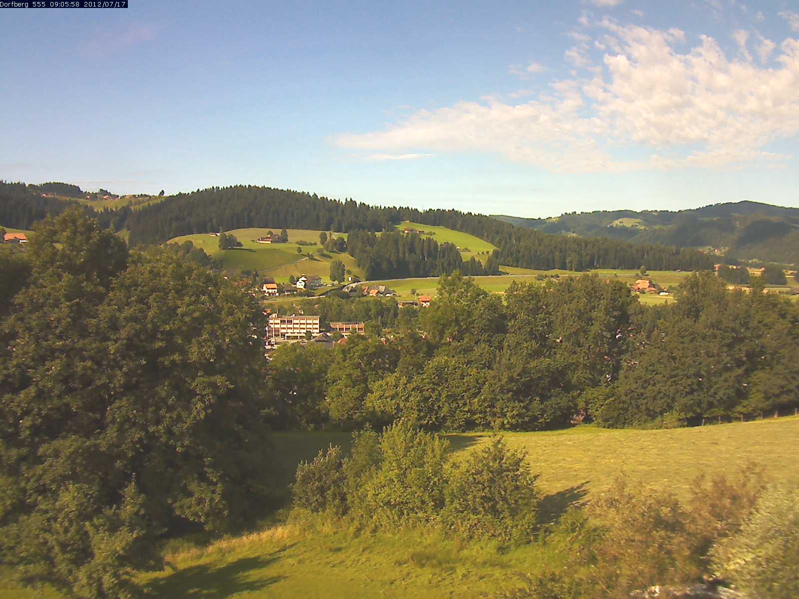 Webcam-Bild: Aussicht vom Dorfberg in Langnau 20120717-090600