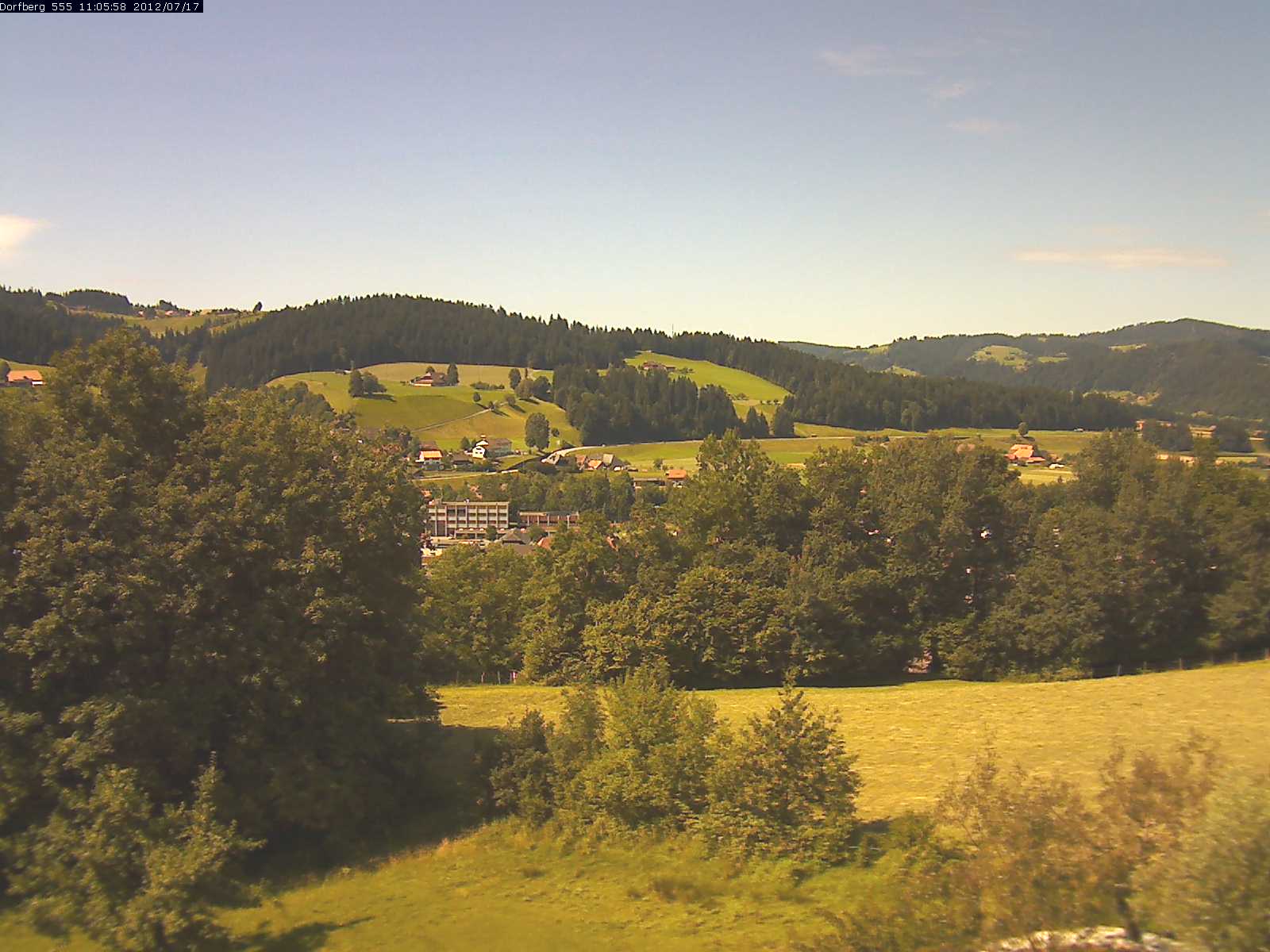 Webcam-Bild: Aussicht vom Dorfberg in Langnau 20120717-110600