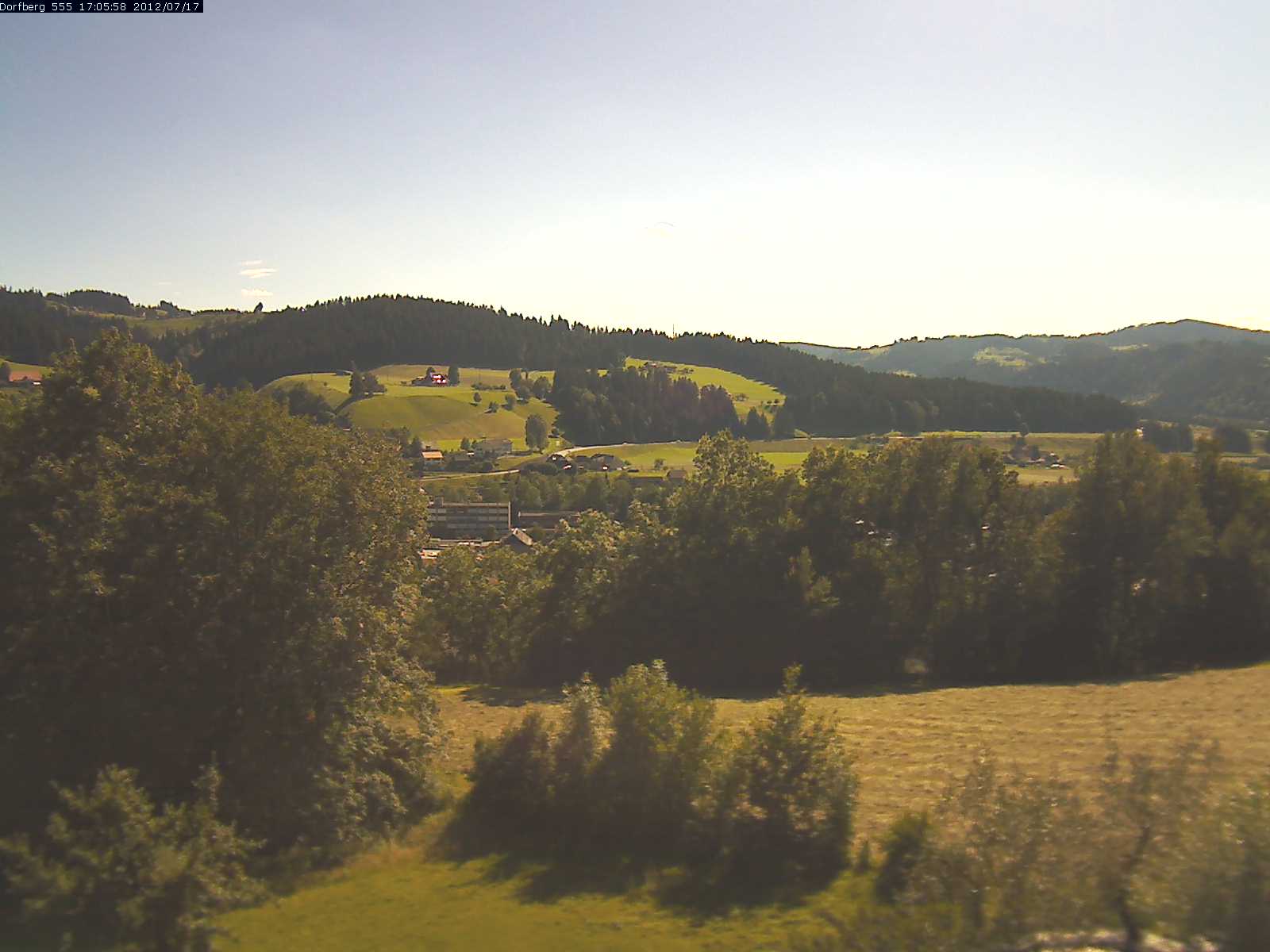 Webcam-Bild: Aussicht vom Dorfberg in Langnau 20120717-170600