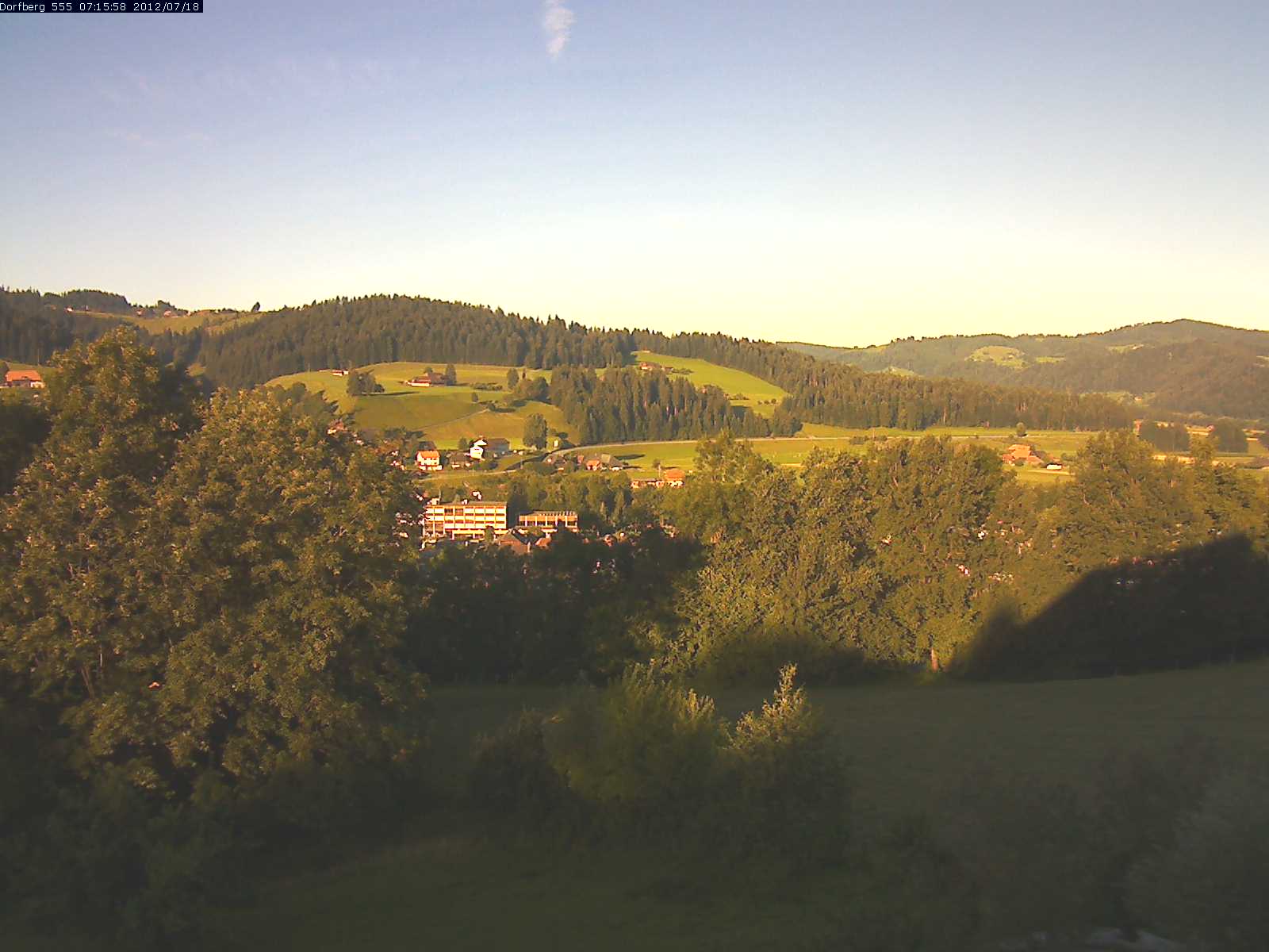 Webcam-Bild: Aussicht vom Dorfberg in Langnau 20120718-071600