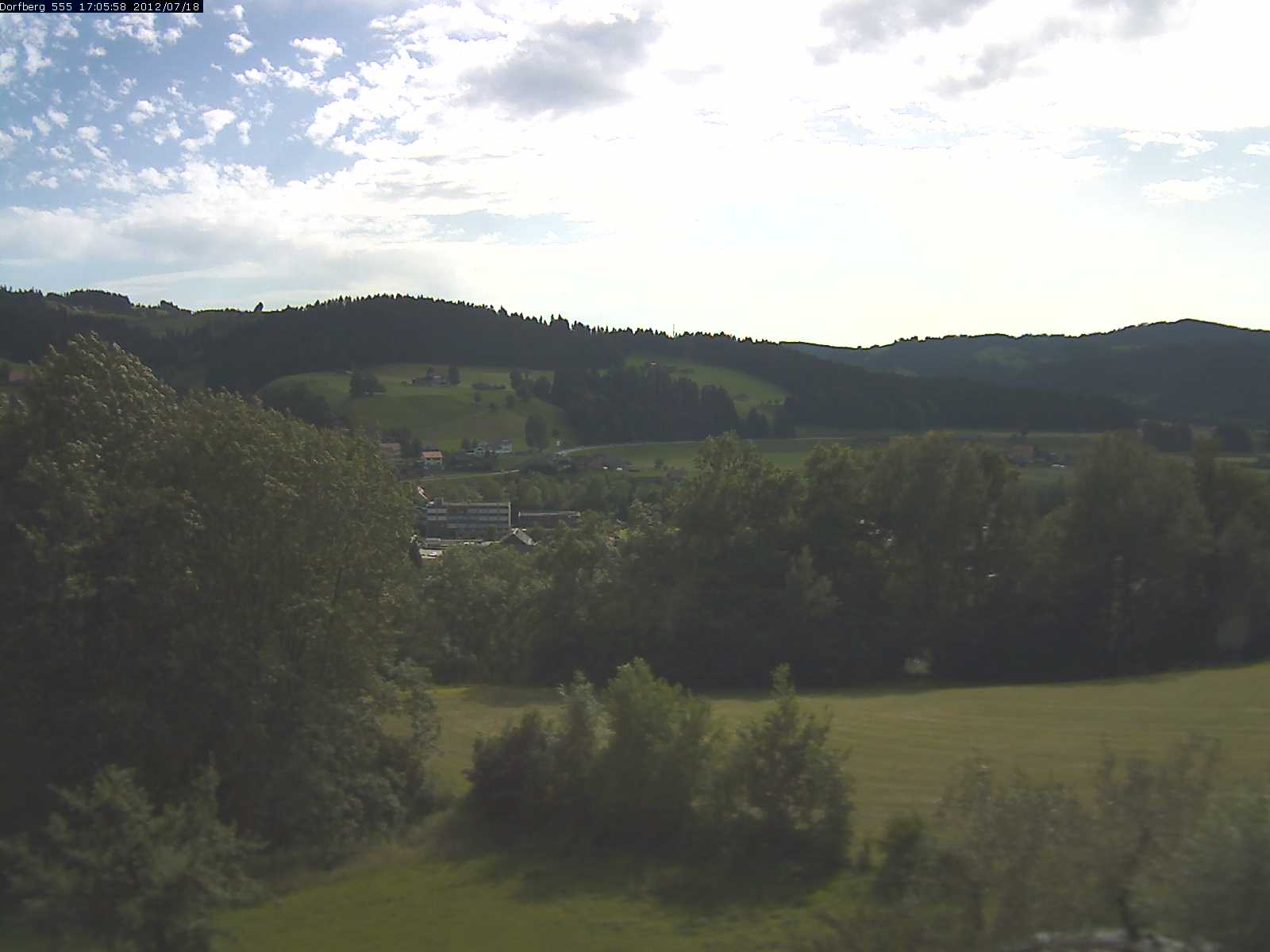 Webcam-Bild: Aussicht vom Dorfberg in Langnau 20120718-170600