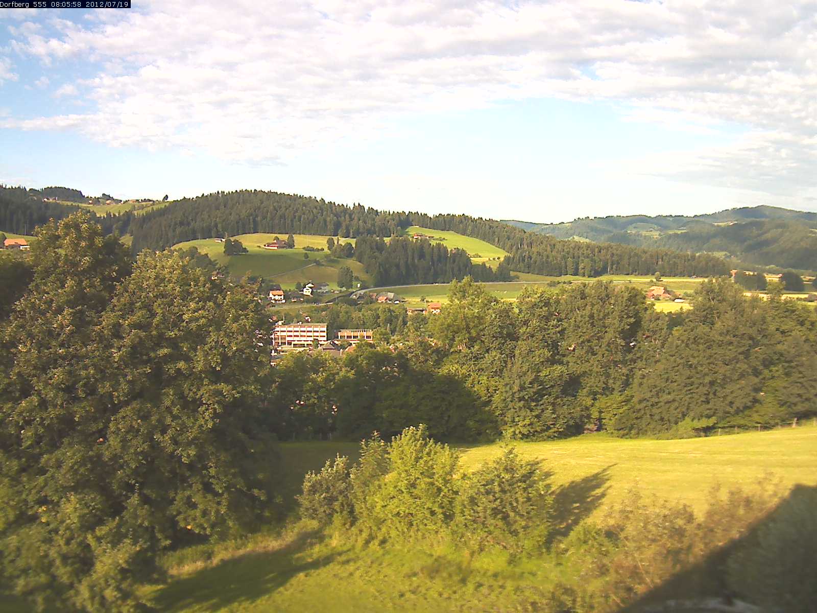 Webcam-Bild: Aussicht vom Dorfberg in Langnau 20120719-080600