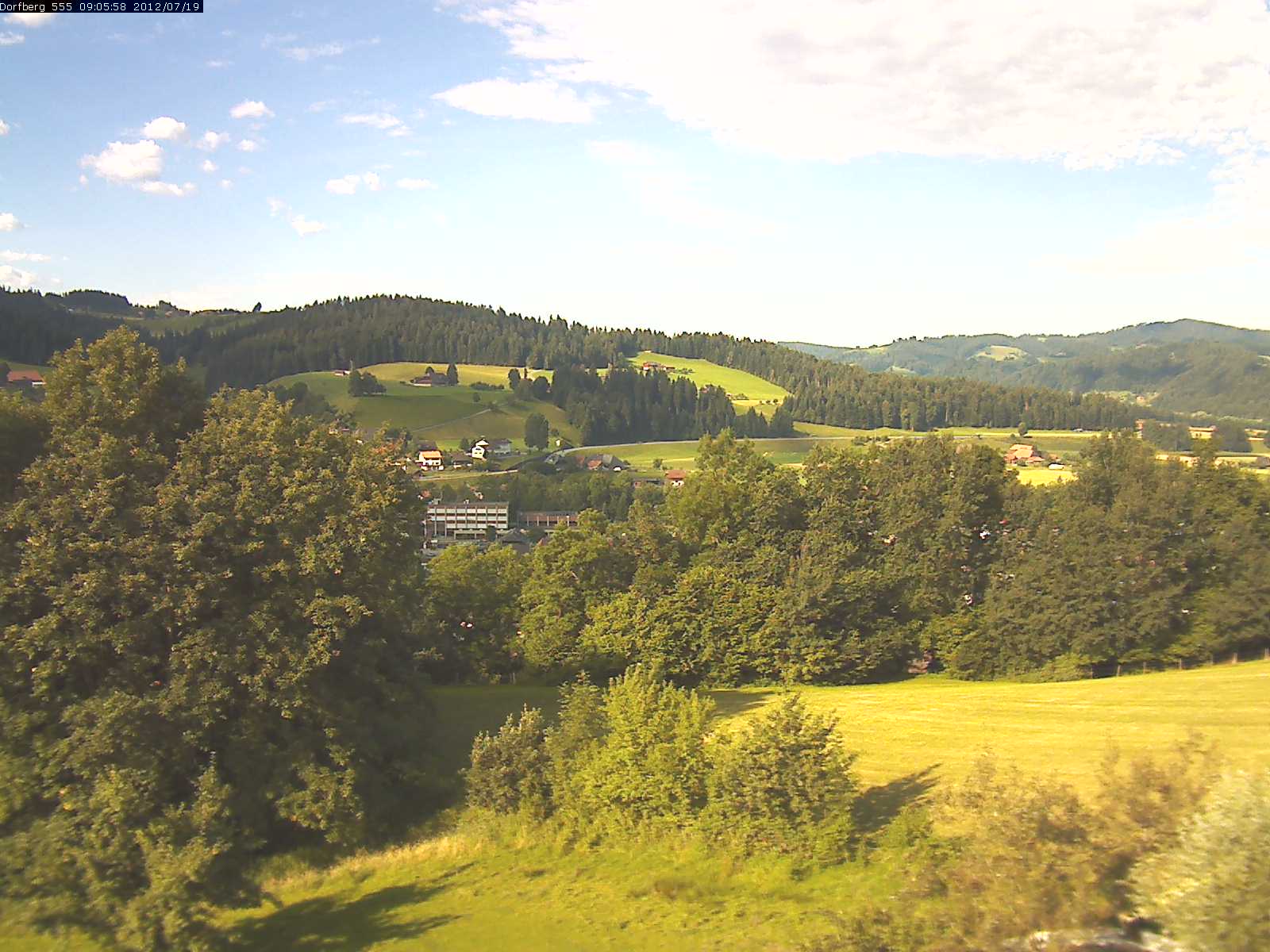 Webcam-Bild: Aussicht vom Dorfberg in Langnau 20120719-090600