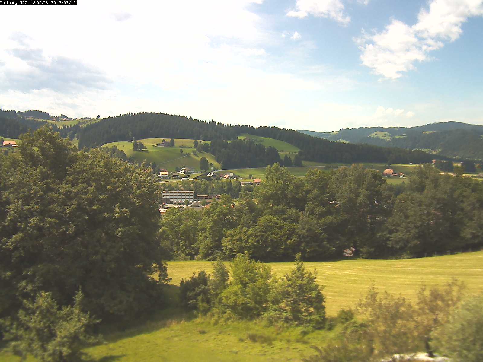 Webcam-Bild: Aussicht vom Dorfberg in Langnau 20120719-120600