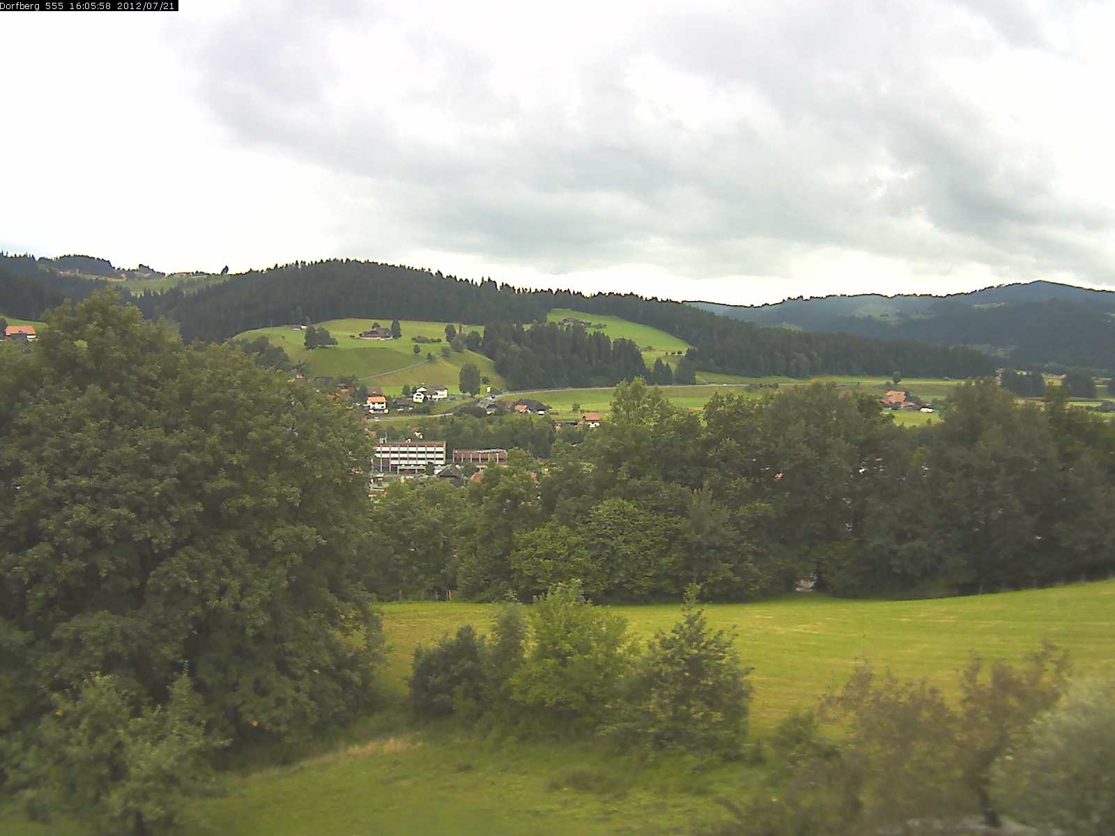Webcam-Bild: Aussicht vom Dorfberg in Langnau 20120721-160600