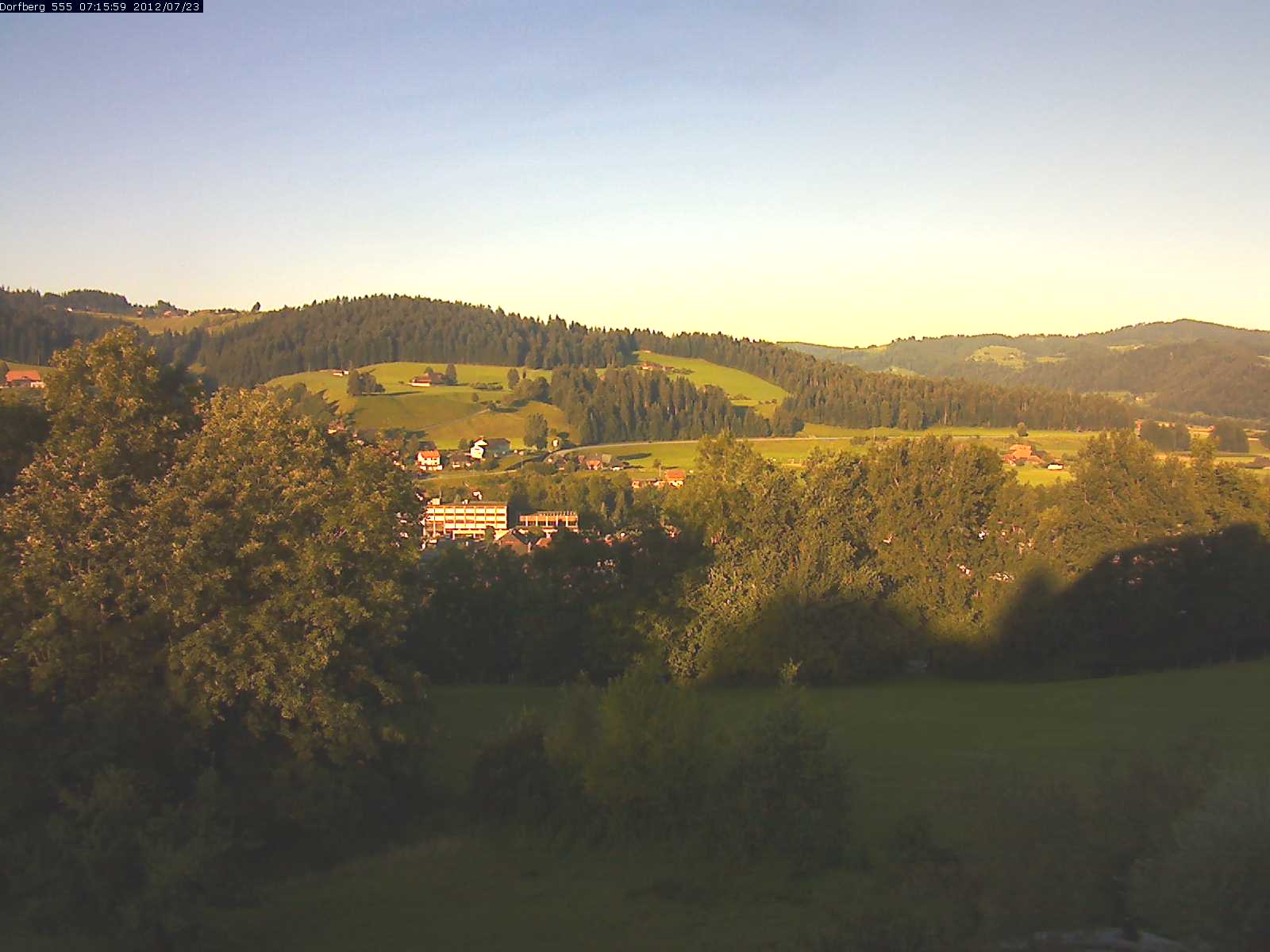 Webcam-Bild: Aussicht vom Dorfberg in Langnau 20120723-071600