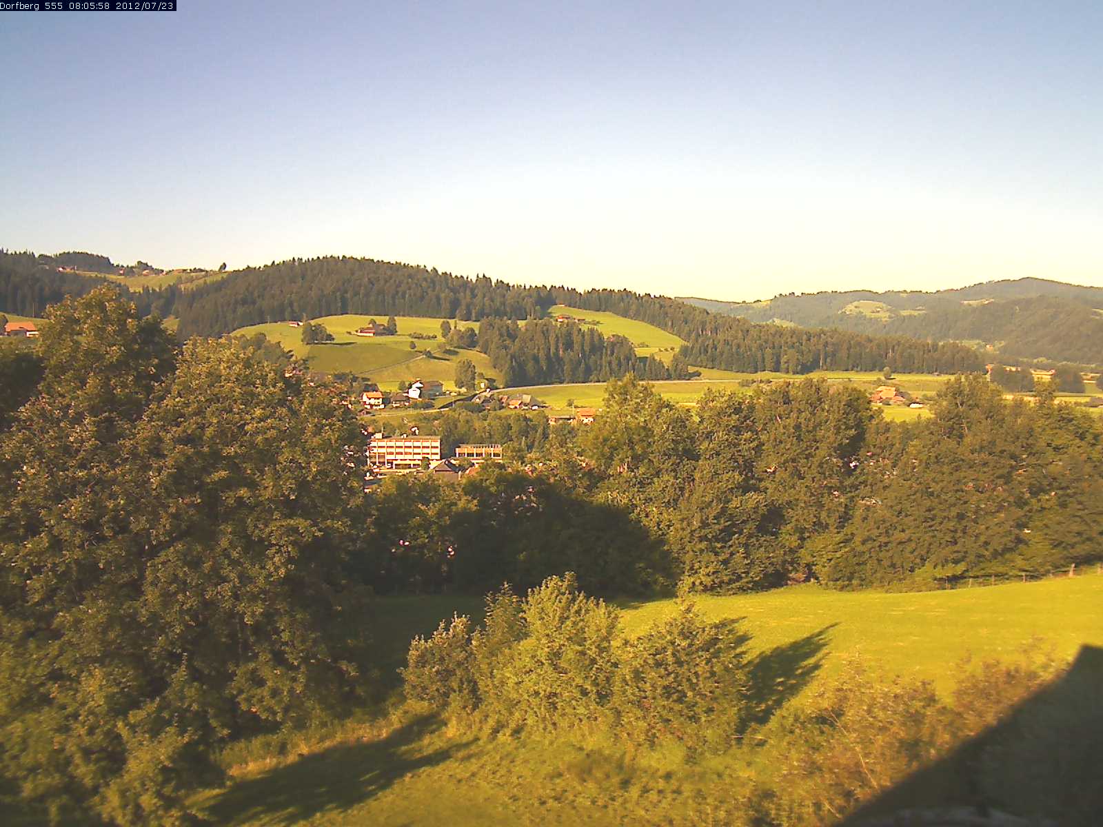 Webcam-Bild: Aussicht vom Dorfberg in Langnau 20120723-080600