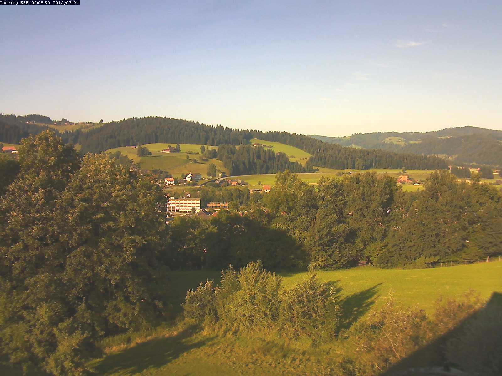 Webcam-Bild: Aussicht vom Dorfberg in Langnau 20120724-080600