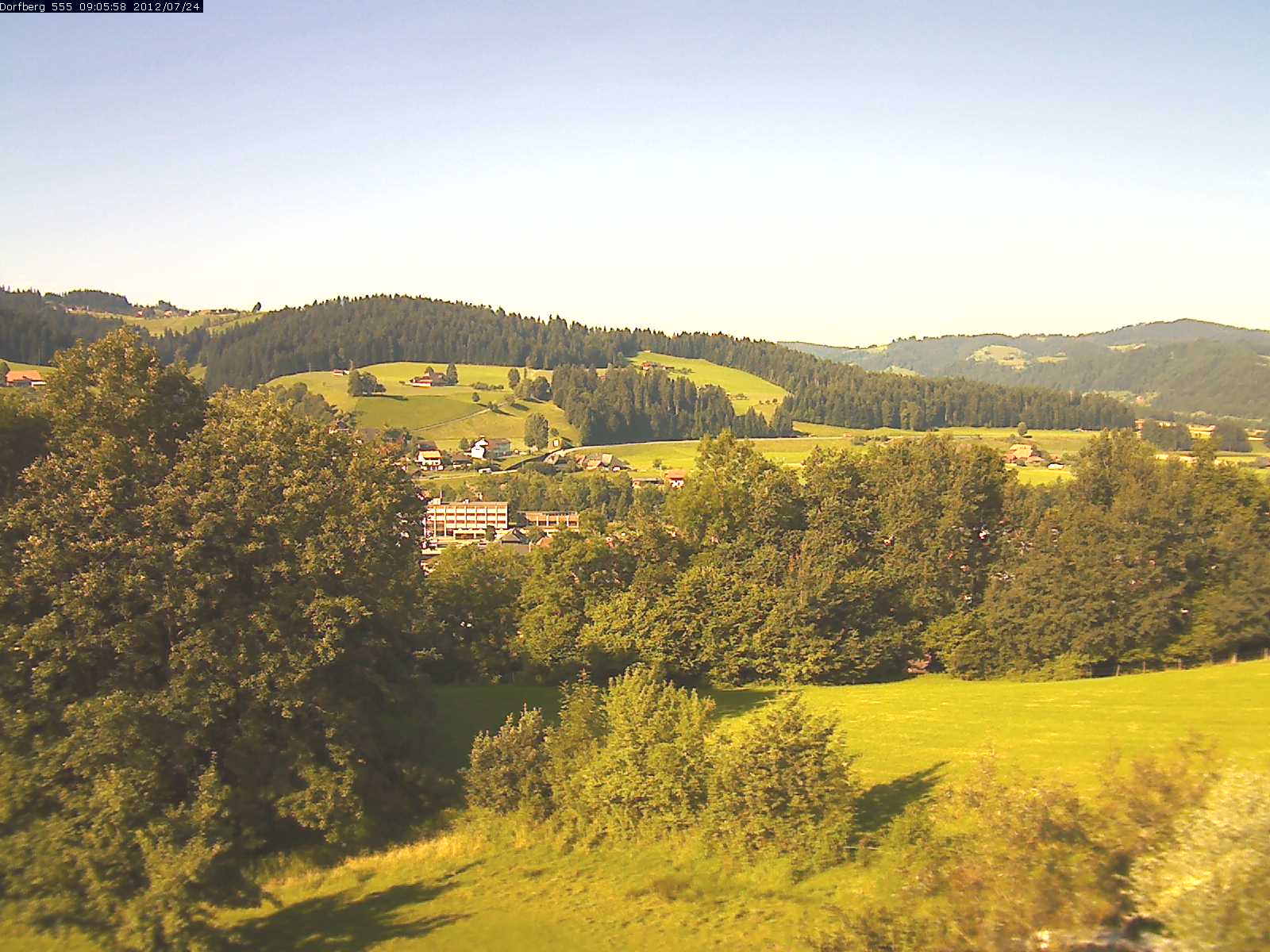 Webcam-Bild: Aussicht vom Dorfberg in Langnau 20120724-090600