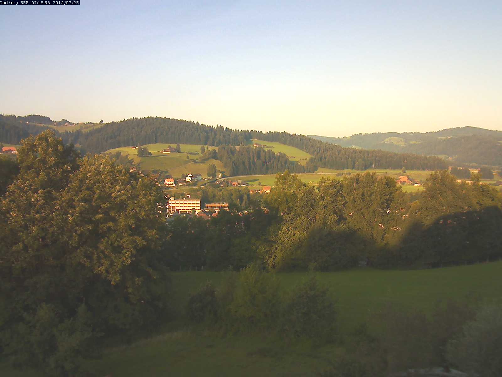 Webcam-Bild: Aussicht vom Dorfberg in Langnau 20120725-071600