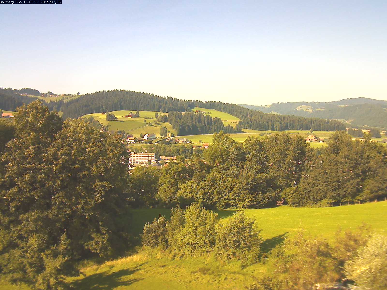 Webcam-Bild: Aussicht vom Dorfberg in Langnau 20120725-090600